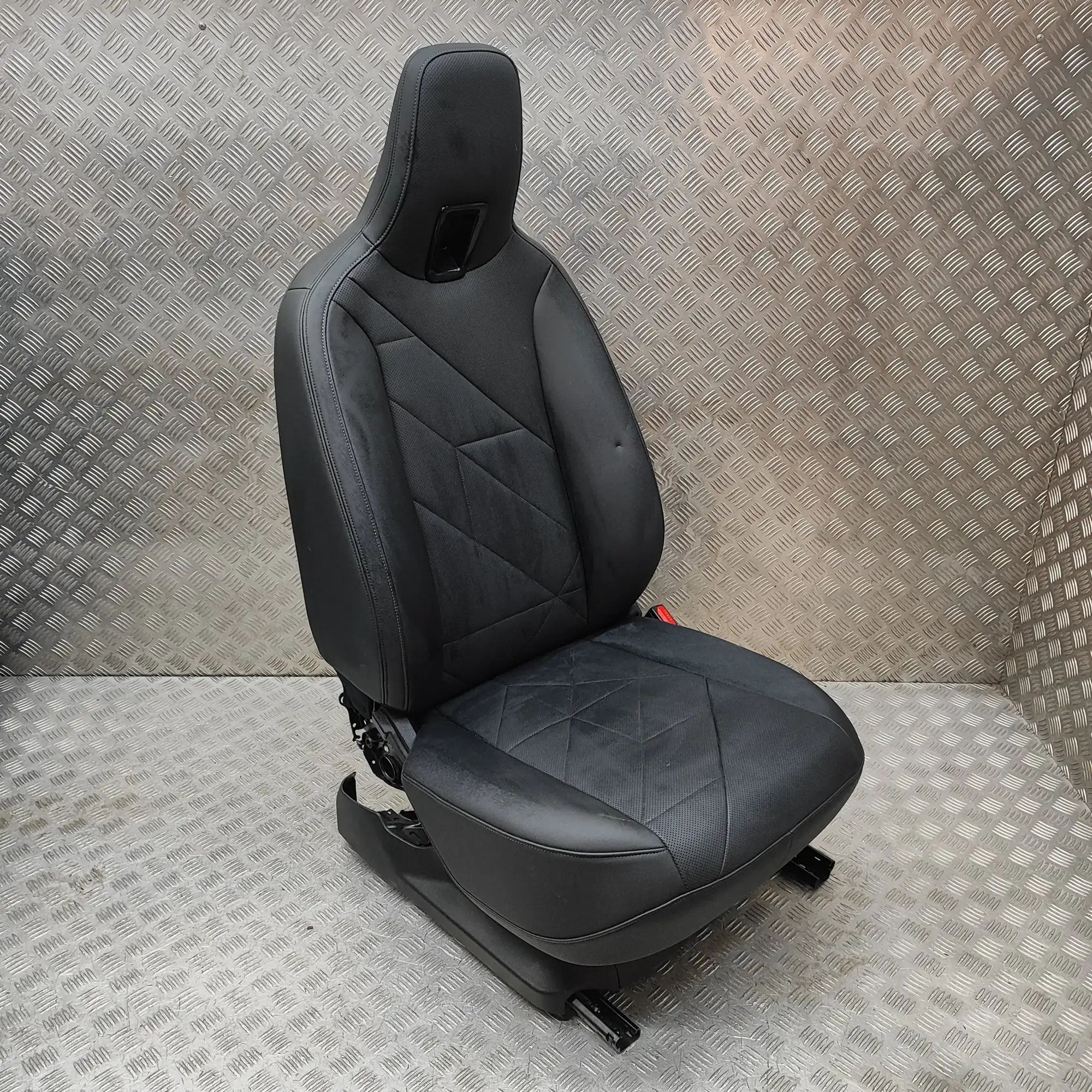 BMW iX (I20) Front Right Seat 9809792 Front Right Seat BMW IX (I20) (2021-......