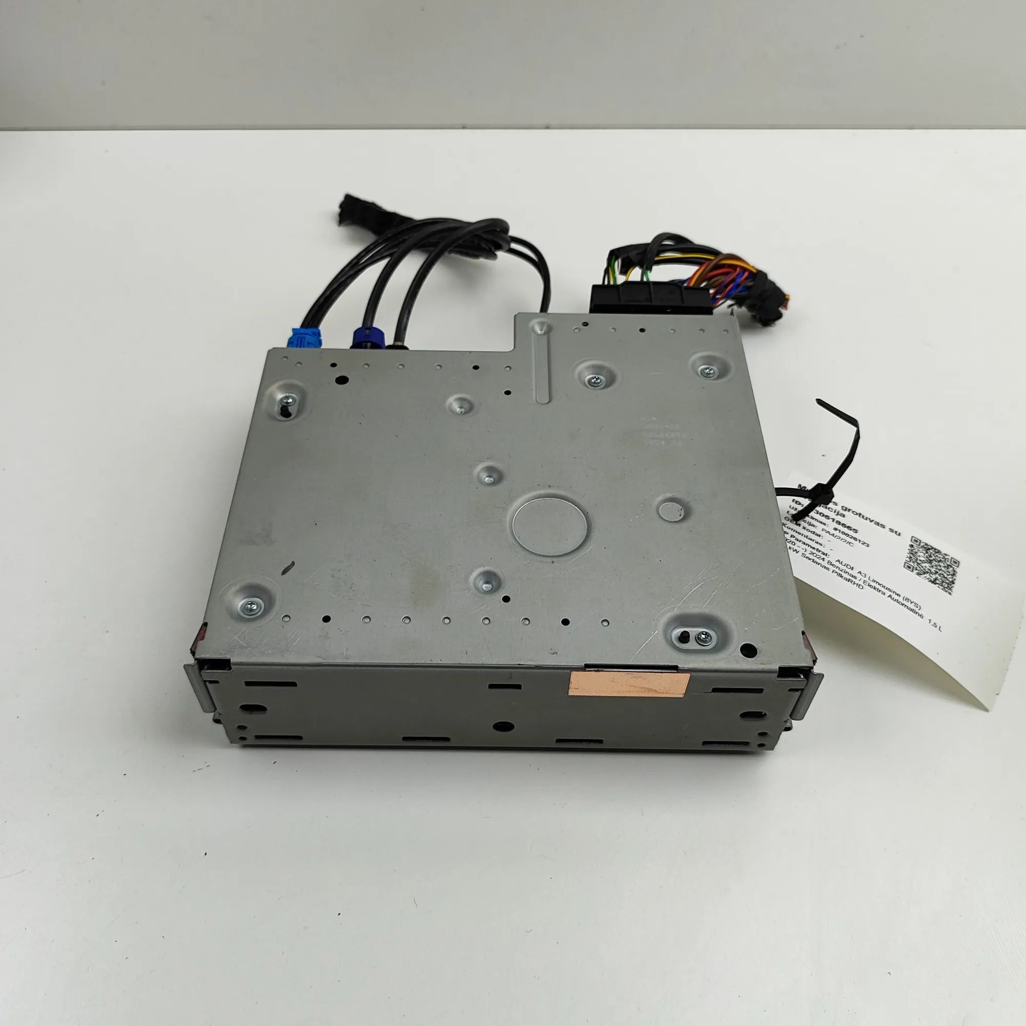 Audi A3 (8Y)  Music Navi CD Radio Player Head Unit 8Y0035043A, 8Y0035043T Music Navi CD Radio Play...