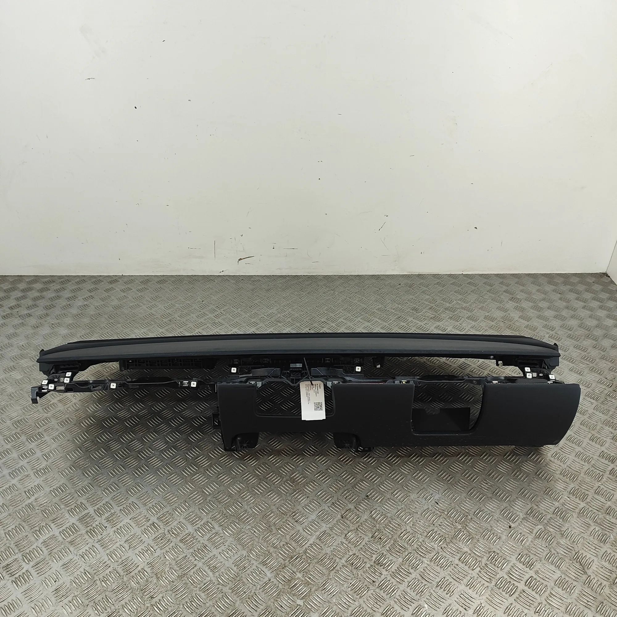 Tesla Model Y Dashboard 1659301-00-A Dashboard TESLA MODEL Y (2019-...)...