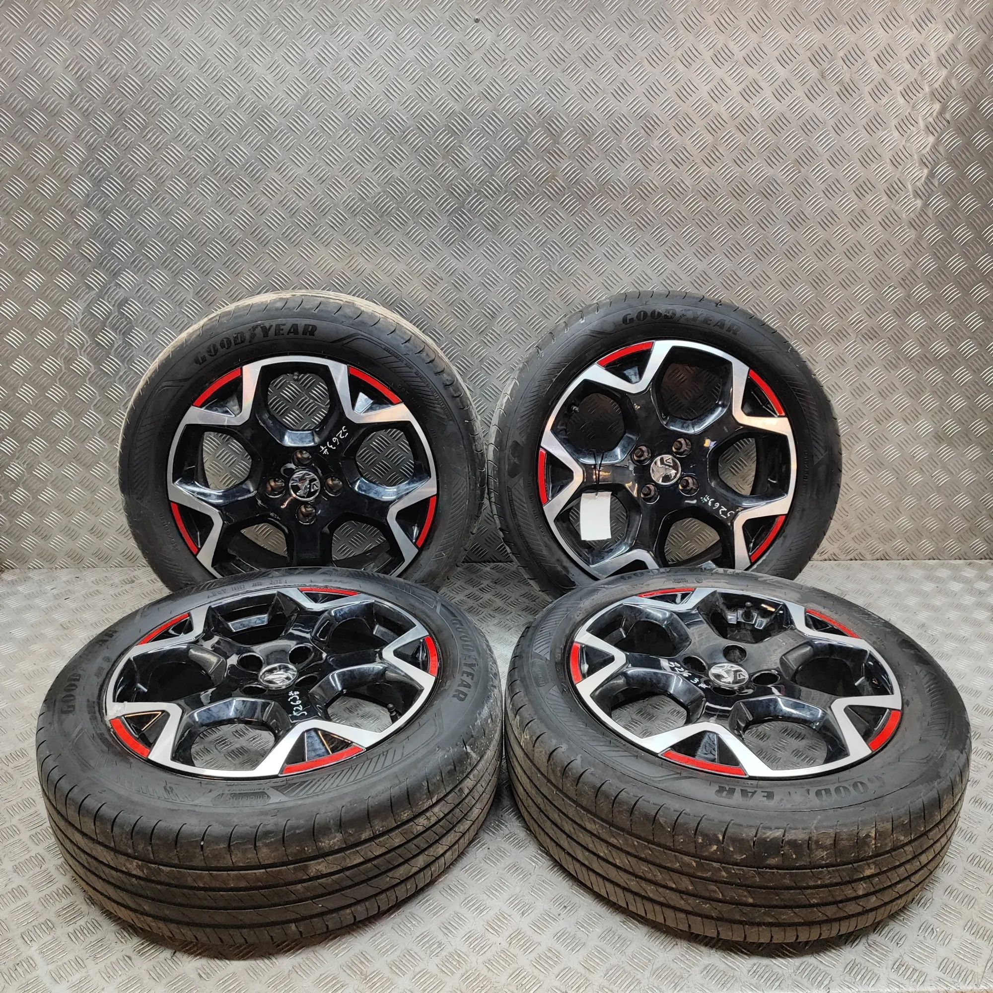Opel Mokka (B) Alloy Wheel Set 9835097680 Alloy Wheel Set OPEL MOKKA (2020-......