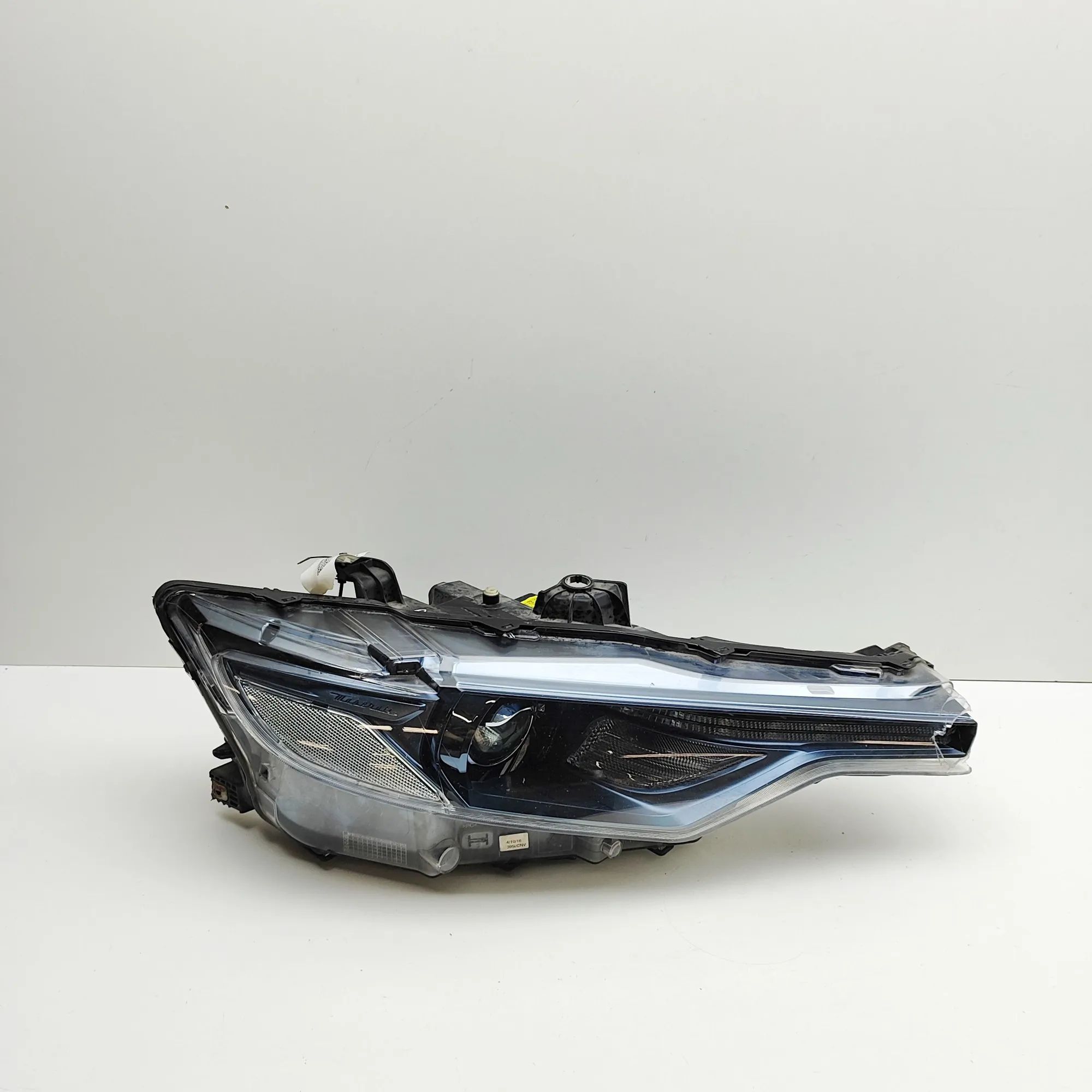 Maserati Levante Front Right Headlight 670037330 Front Right Headlight MASERATI LEVANT...
