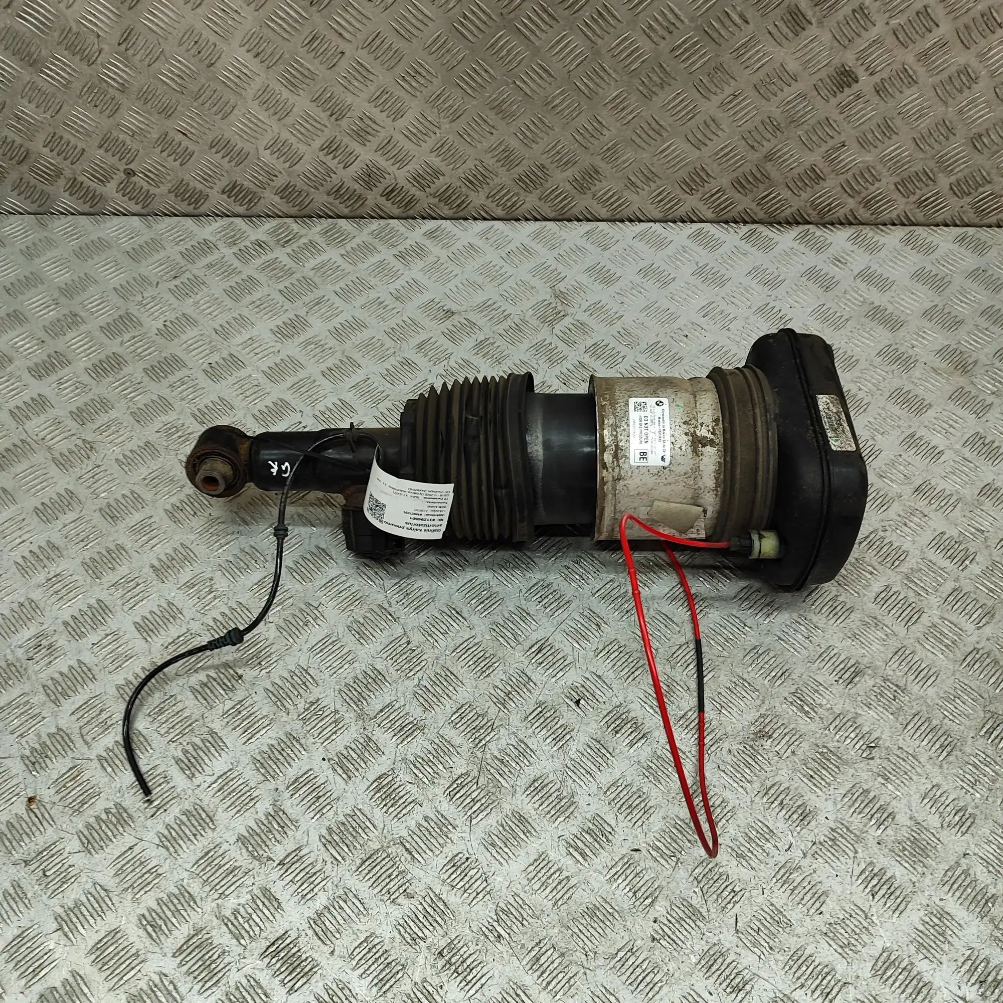 BMW X7 (G07) Rear Left Air Shock Absorber 78315615 Rear Left Air Shock Absorber BMW X7 (G...