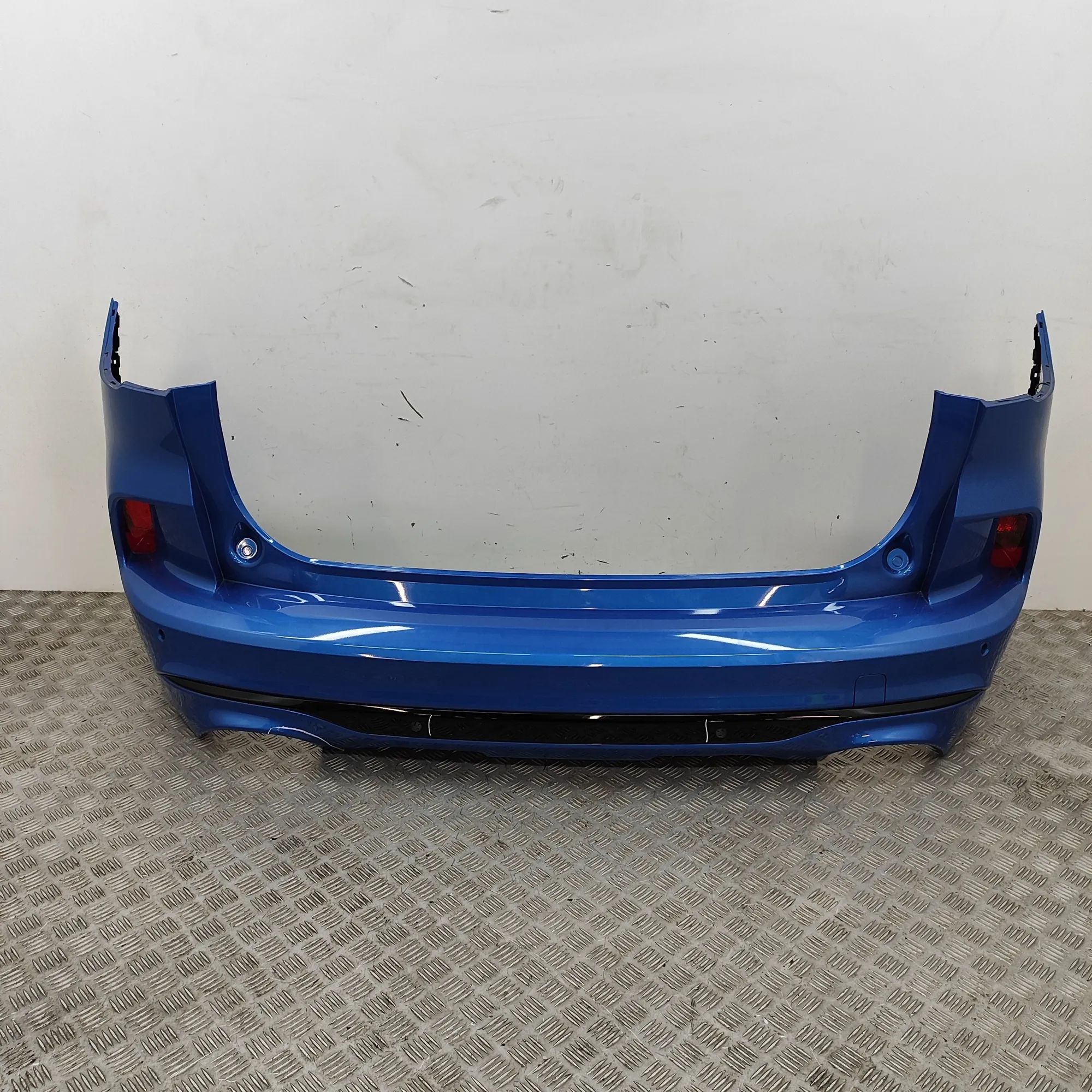 Ford Kuga rear bumper LV4B-17A894-SC, LV4B-17A894-SV, LV4B-17A894-SB ...