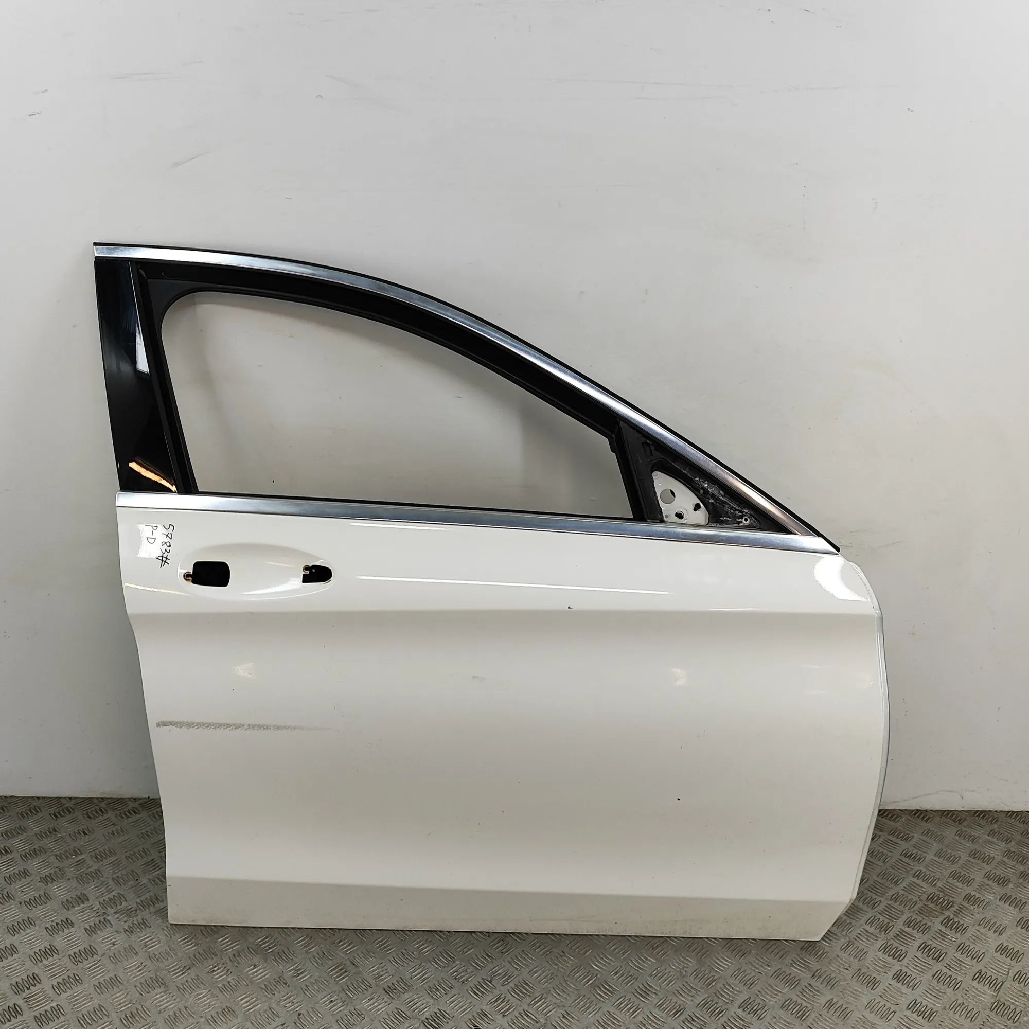 Mercedes-Benz A (W176) Front Right Door A2057200205 Front Right Door MERCEDES-BENZ C-CL...