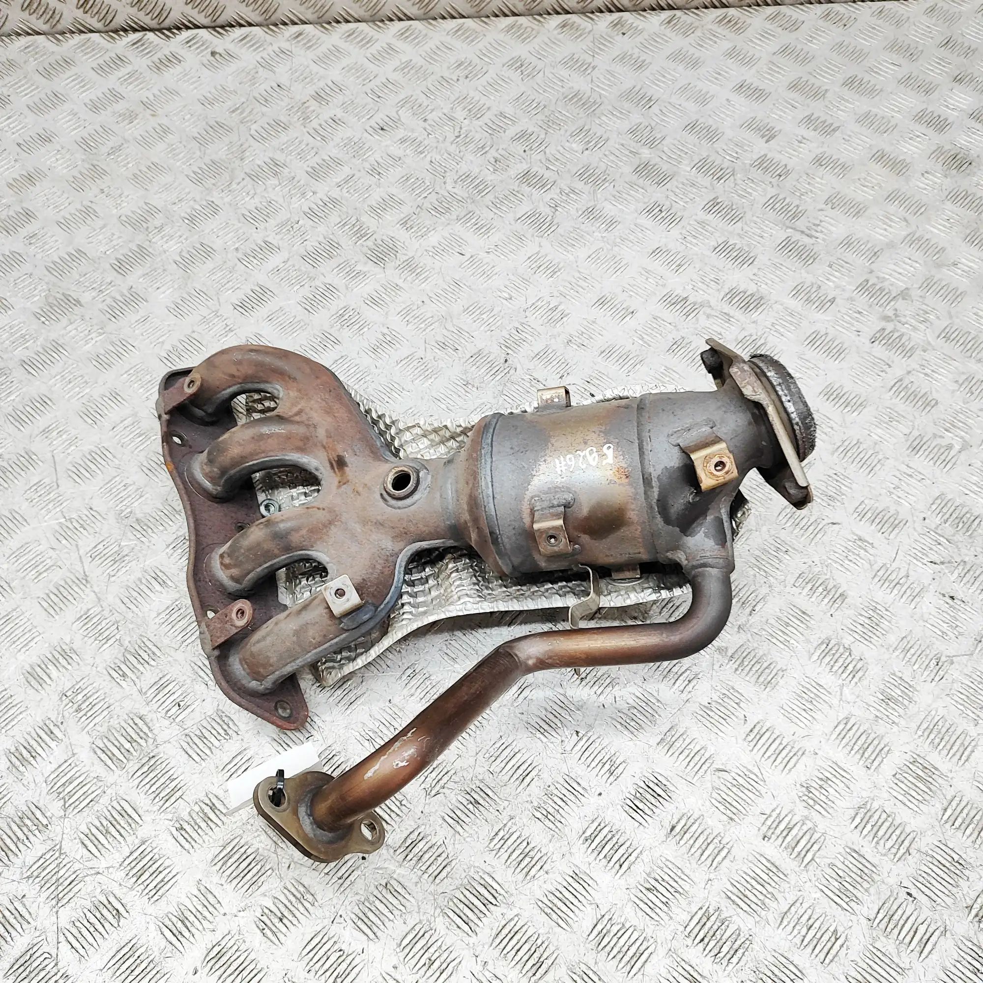Toyota Prius+ Catalyst Converter 17141-37220 Catalyst Converter TOYOTA PRIUS (_W...