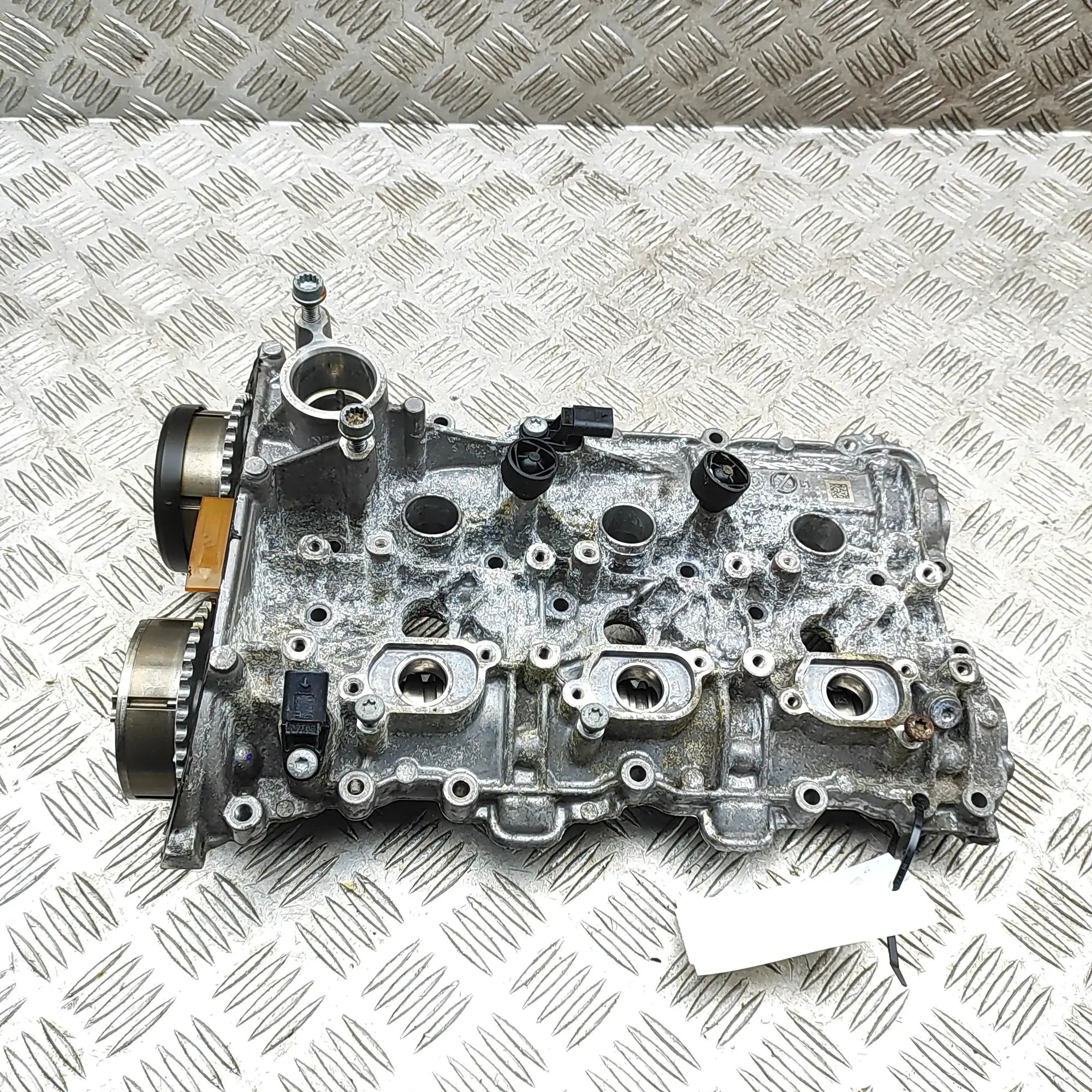Volkswagen Touareg Valve Cover Right Side 06M109088K, 06M109087K, 06M103470H Valve Cover ...