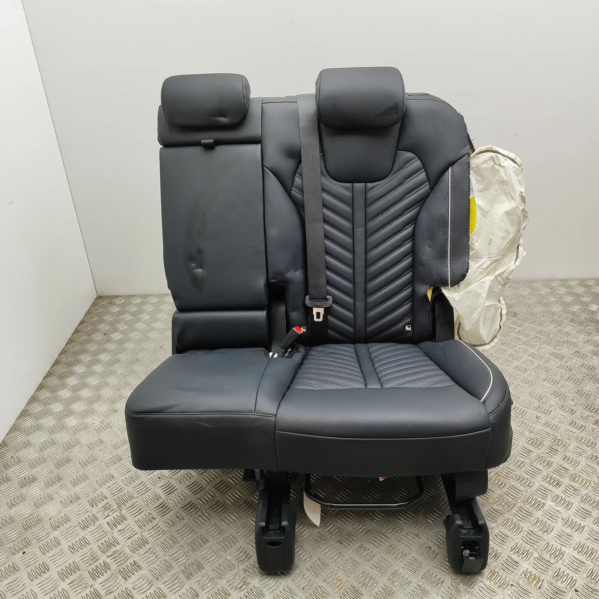 Kia Sorento Takapenkki 89300-P2AQ0-MDL Rear Seat KIA SORENTO (IV MQ4, ...