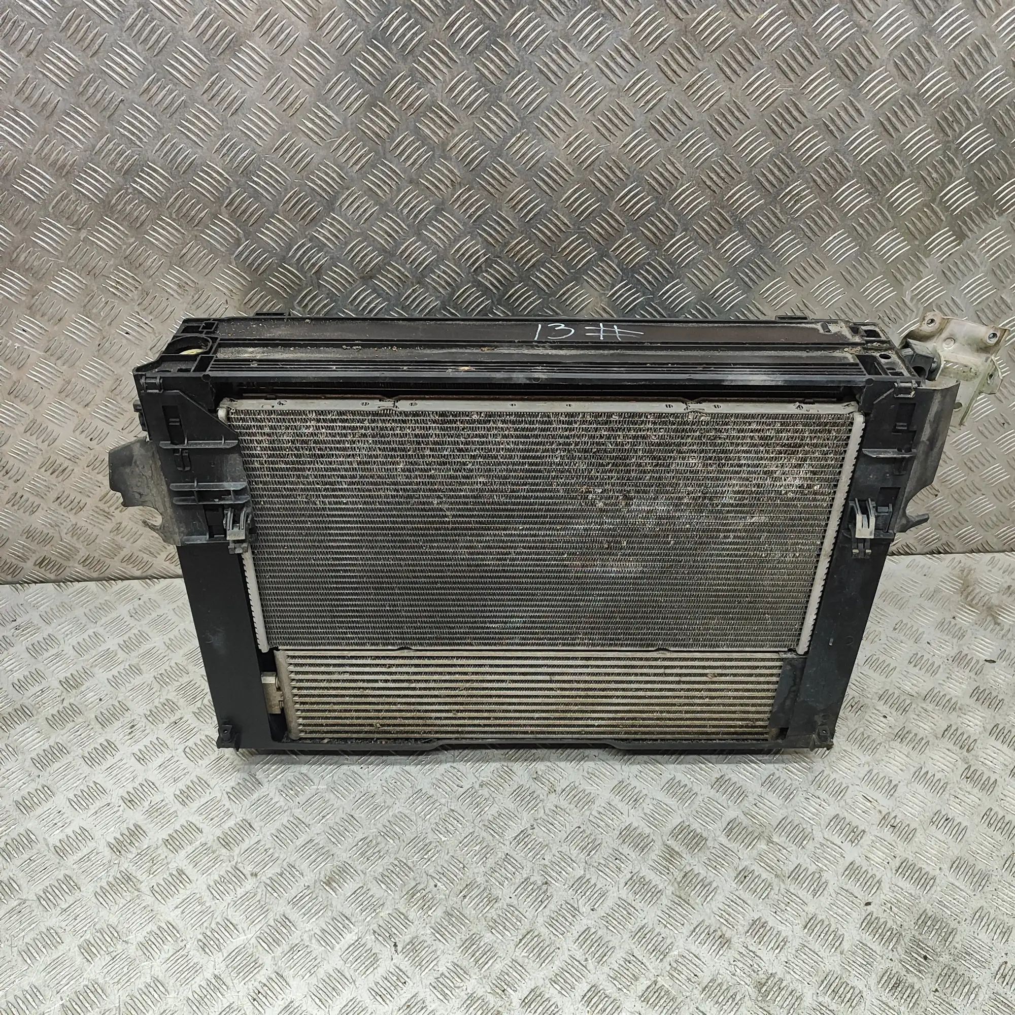 BMW 5 (F10 / F11) Cooling Radiator Pack 8507143, 7647652 Cooling Radiator Pack BMW 5 SE...