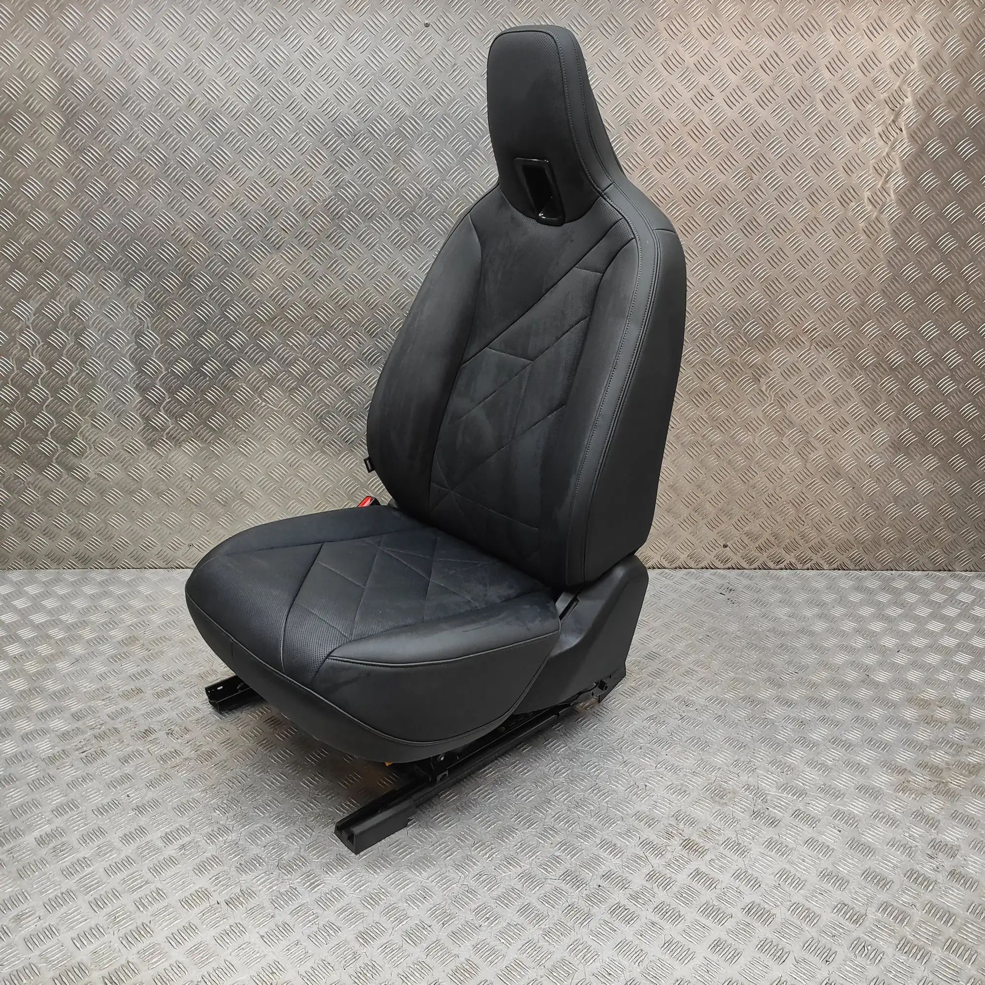 BMW iX (I20) Front Left Seat 9109915 Front Left Seat BMW IX (I20) (2021-...)...