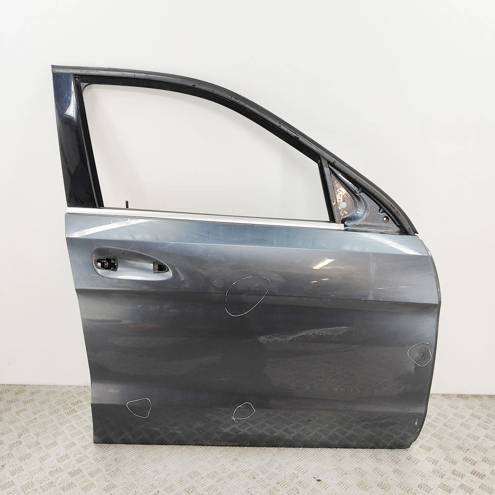 Mercedes-Benz A (W169) Front Right Door A1667200205 Front Right Door MERCEDES-BENZ M-CL...