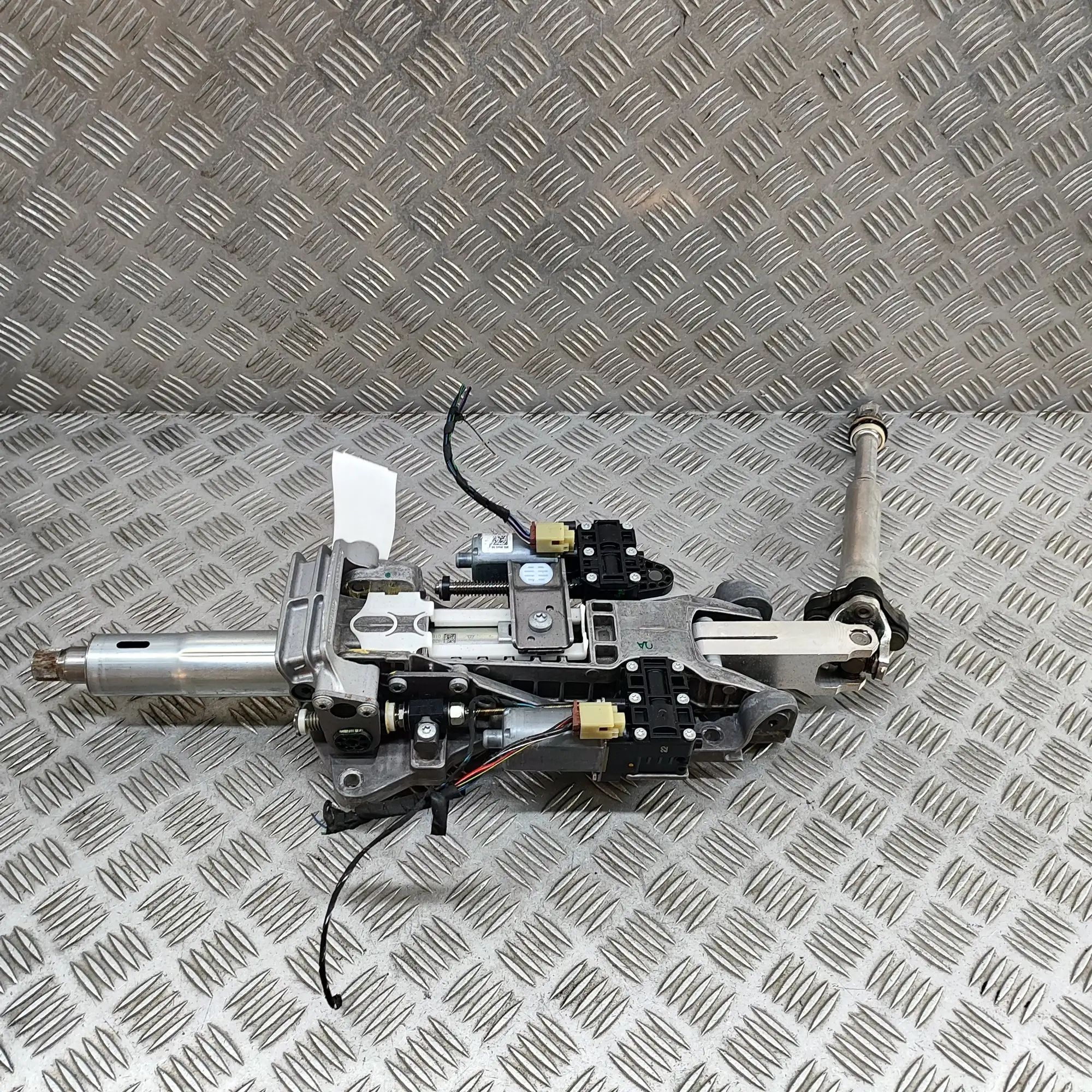 Mercedes-Benz G (W463) Steering Column Mechanism A1904606400, A2134620005 Steering Column Mechan...