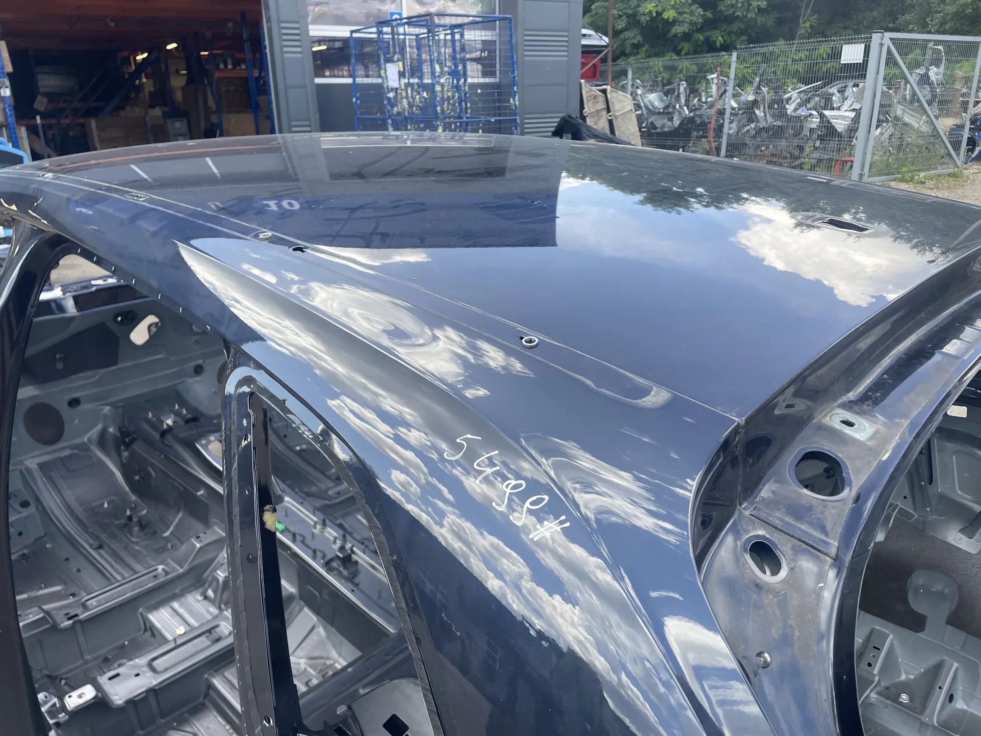 Audi Q5 (8R) Roof Roof AUDI Q5 (FY) (2016-...)

Generation: Q5 (F...