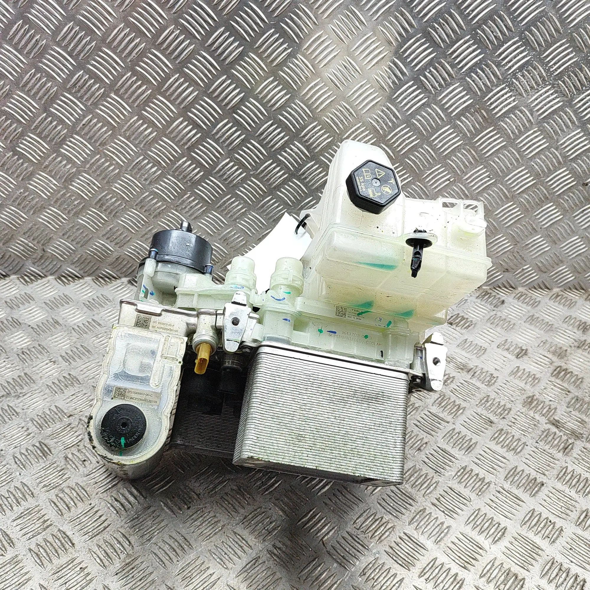 Tesla Model Y Other Control Units 1523007-00-F, 1549902-00-C, 1613703-00-B, 15230...