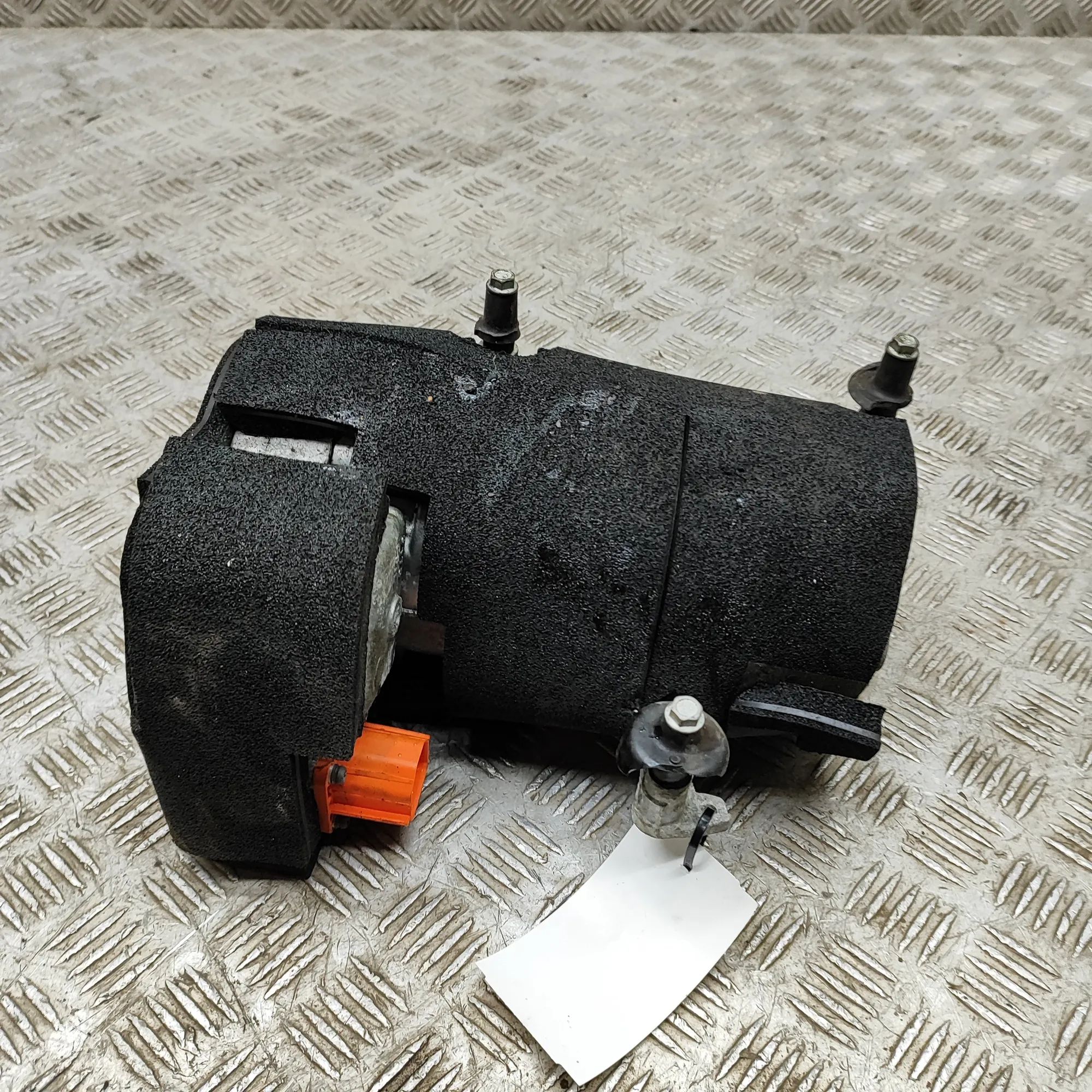 Tesla Model Y Air Condition A/C Pump 1501256-00-G Air Condition A/C Pump TESLA MODEL...