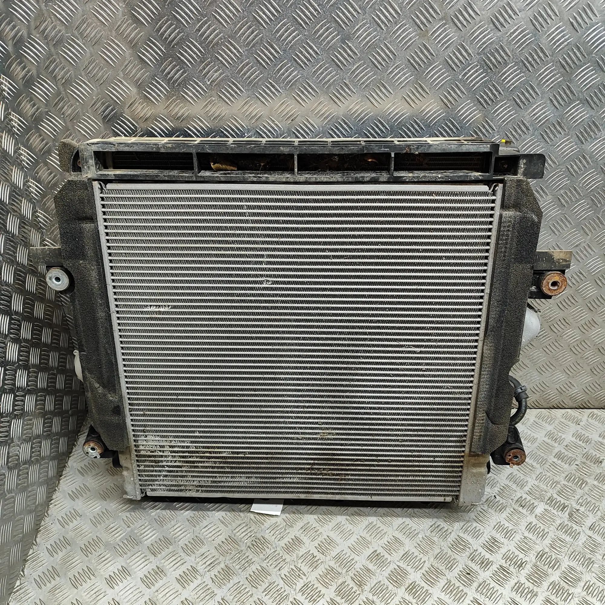 Toyota Land Cruiser 150 Cooling Radiator Pack 16400-30350, 16711-30060 Cooling Radiator Pack ...