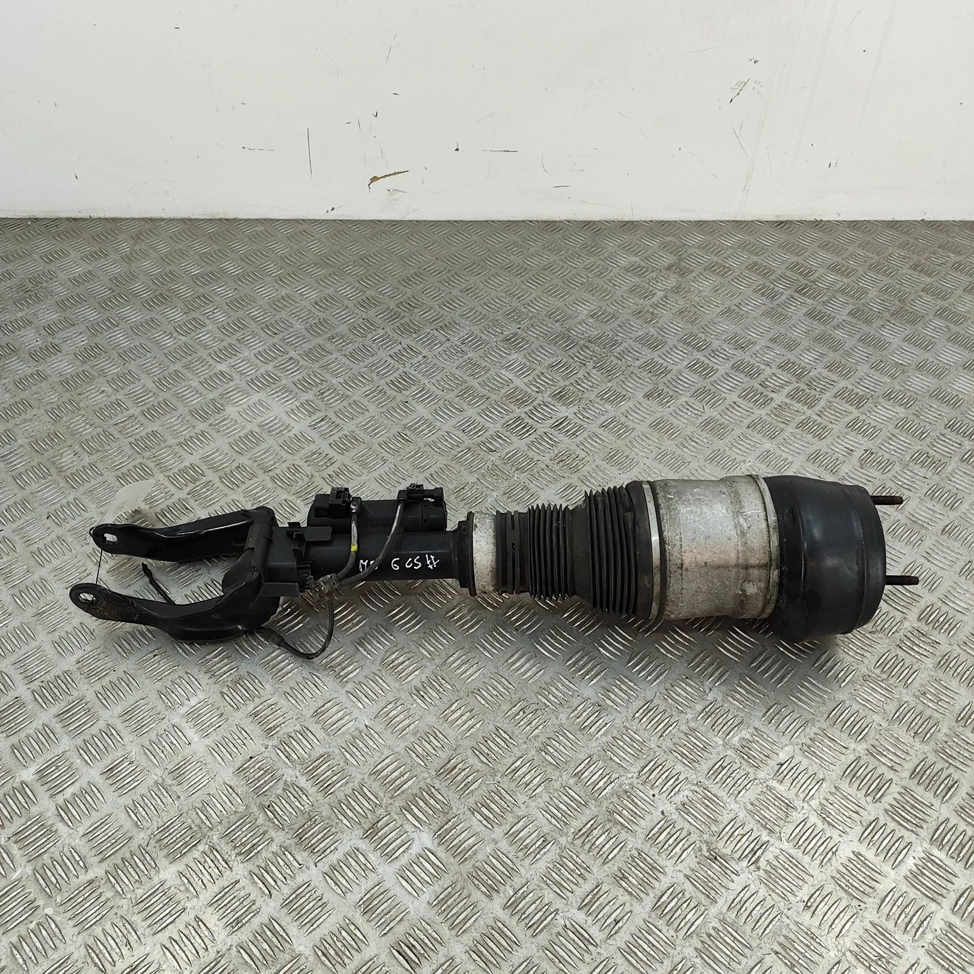 Mercedes-Benz GL / GLS (X166) Front Left Air Shock Absorber A1663200100 Front Left Air Shock Absorber MERCE...