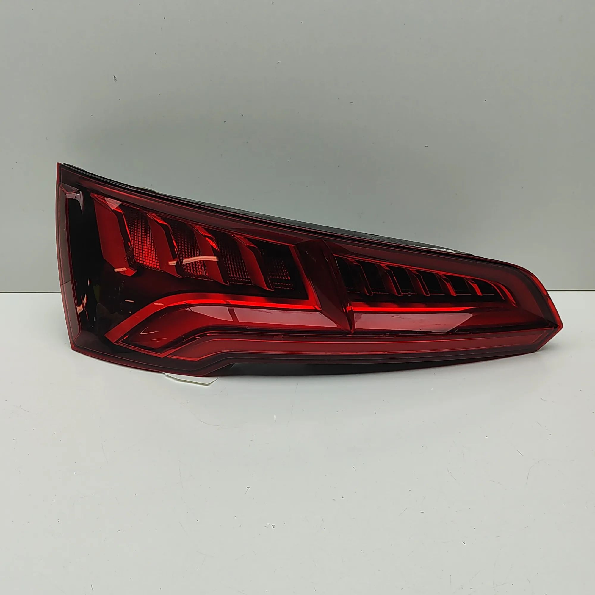 Audi Q5 (FY) Rear Left Tail Light 80A945093B Rear Left Tail Light AUDI Q5 (FY) (2...