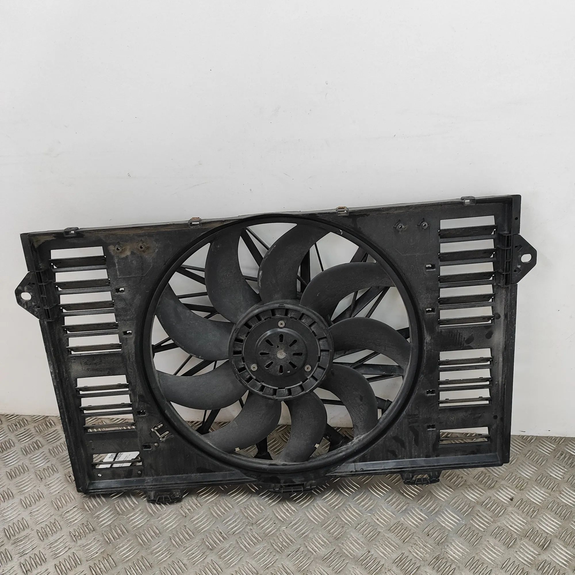 Porsche Panamera Engine Cooling Fan Shroud 970.106.061.04, 97010606104 Engine Cooling Fan ...