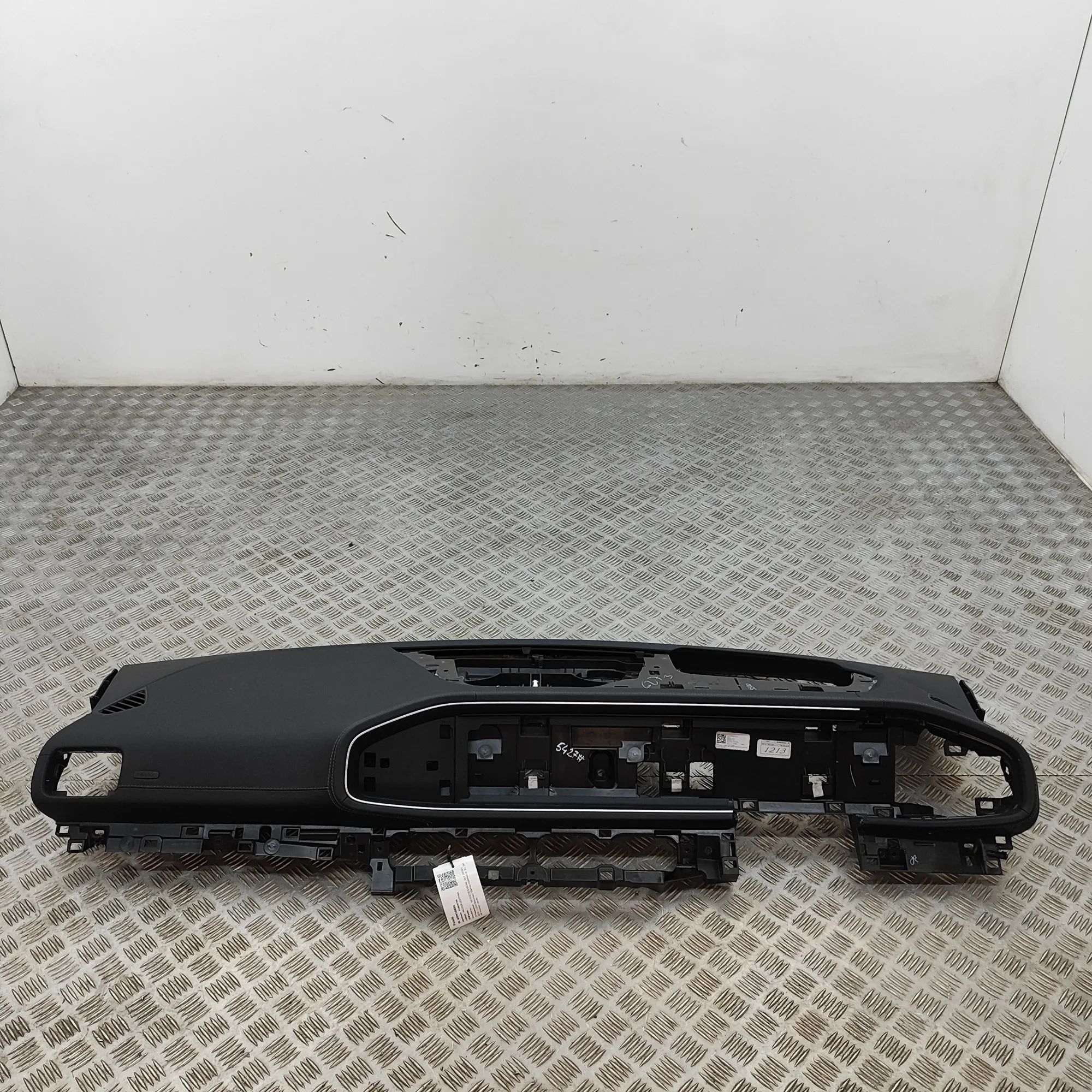 Mercedes-Benz GLE (W167) Dashboard A1676808609 Dashboard MERCEDES-BENZ GLE (W167) ...