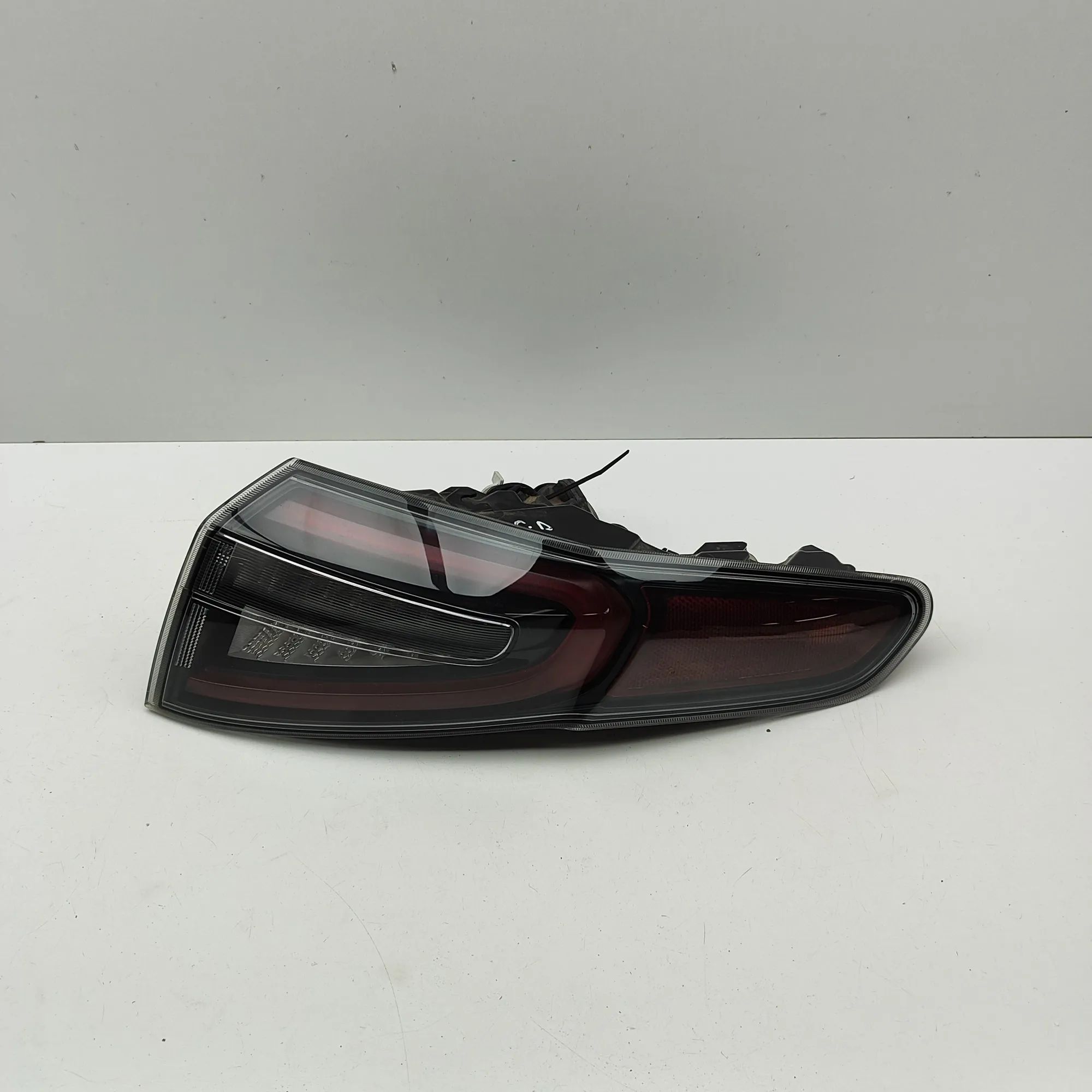 Alfa-Romeo Stelvio Rear Right Tail Light 00505640010, 505640010, 20793999 Rear Right Tai...