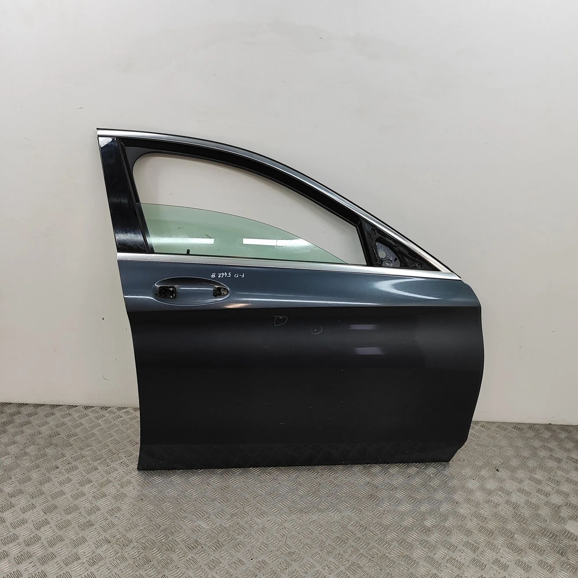 Mercedes-Benz A (W176) Front Right Door A2057200205 Front Right Door MERCEDES-BENZ C-CL...