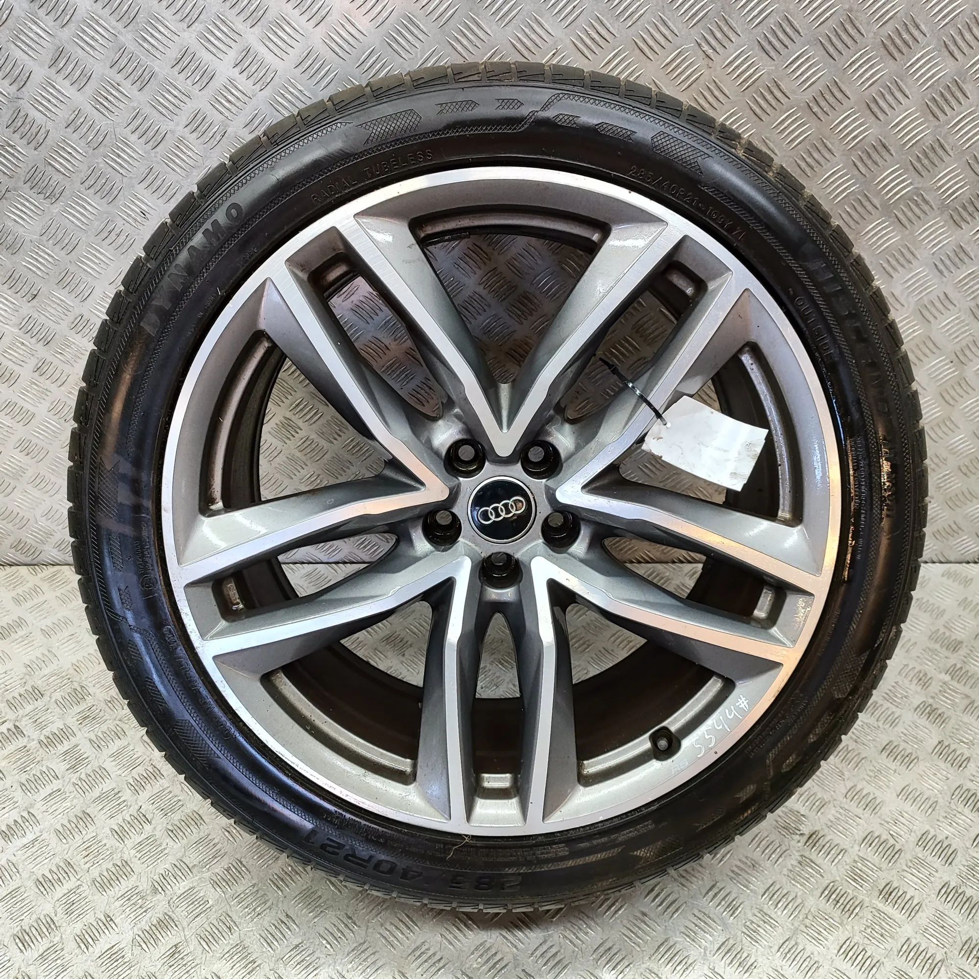 Audi Q7 (4M) Alloy Wheel 4M0601025T Alloy Wheel AUDI Q7 (4M) (2015-...)
...