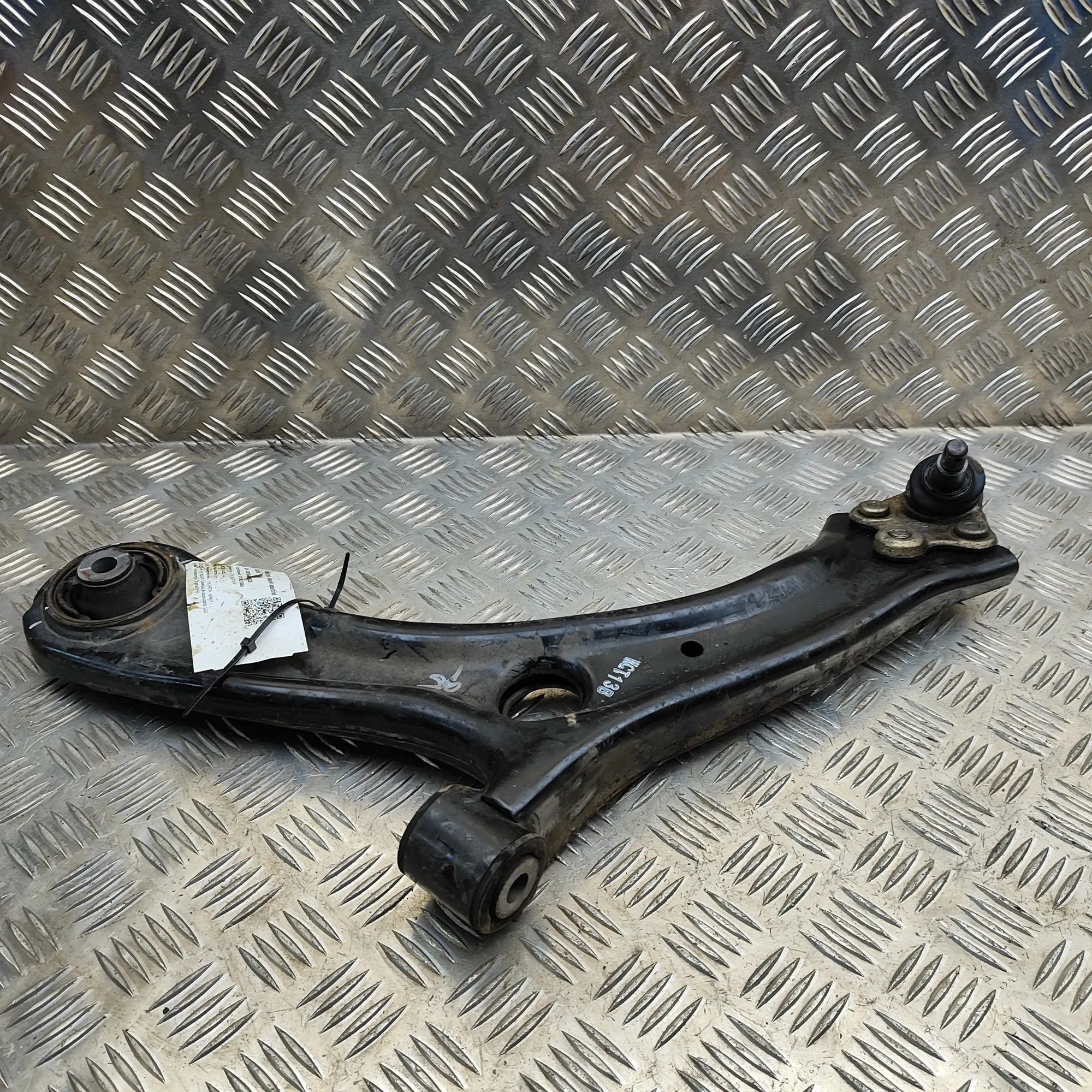 Honda HR-V / e:Ny1 Front Left Lower Control Arm 51360-31A-H00 Front Left Lower Control Arm HOND...