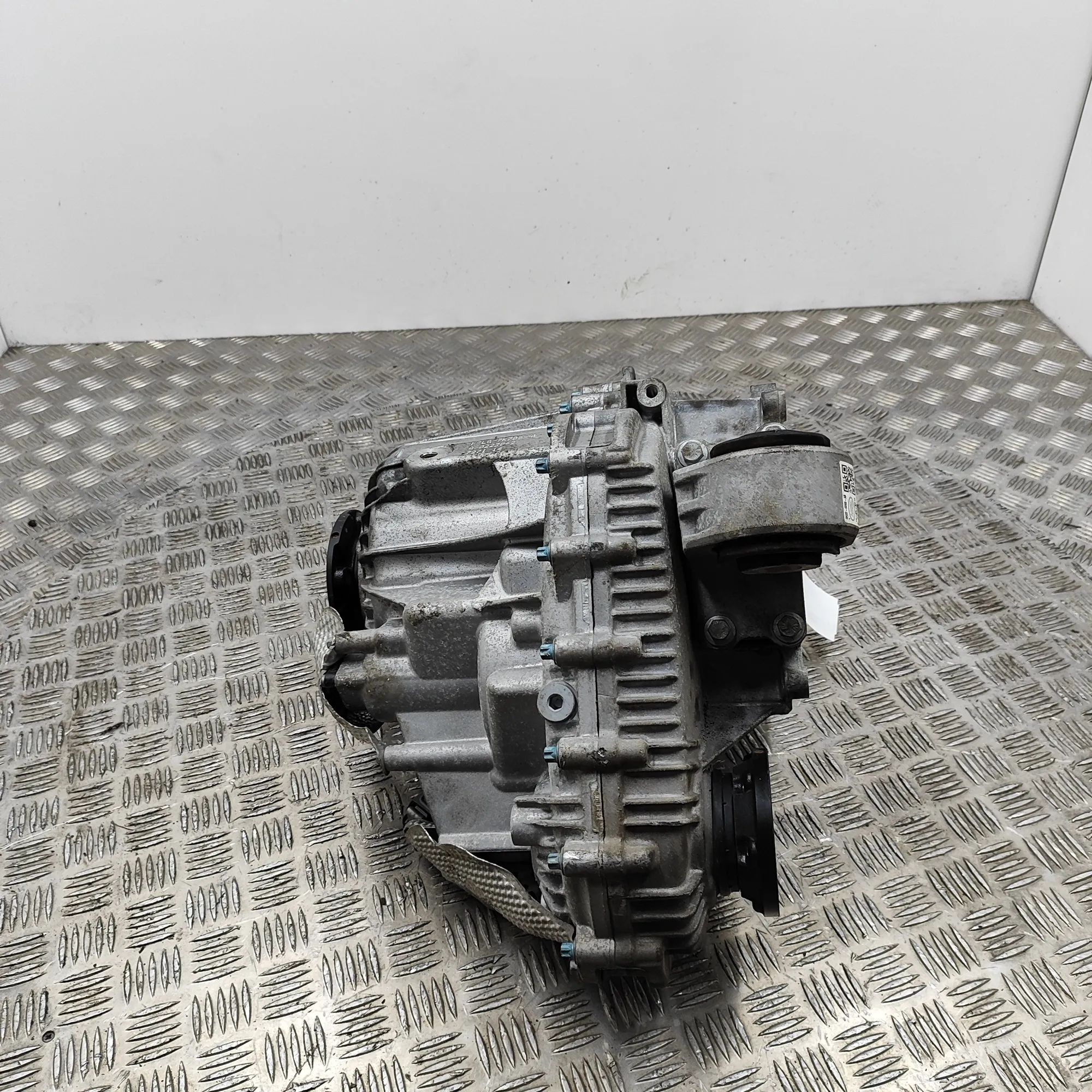 Land Rover Range Rover Evoque Vahekast / nurkreduktor HPLA-7K780-AE Transfer Box LAND ROVER RANGE ROV...