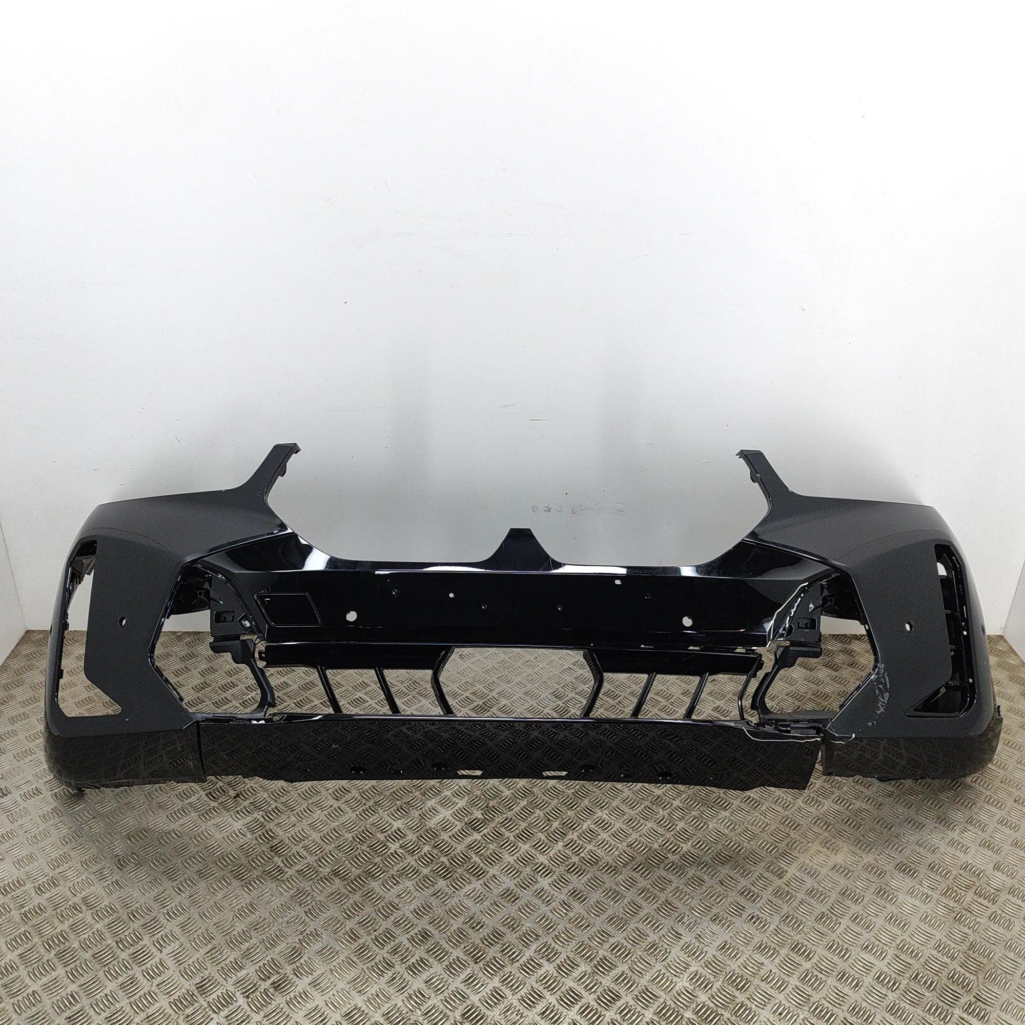 BMW X6 (G06) front bumper 5A50FE4 Front Bumper BMW X6G06 (2019-...)

Part...