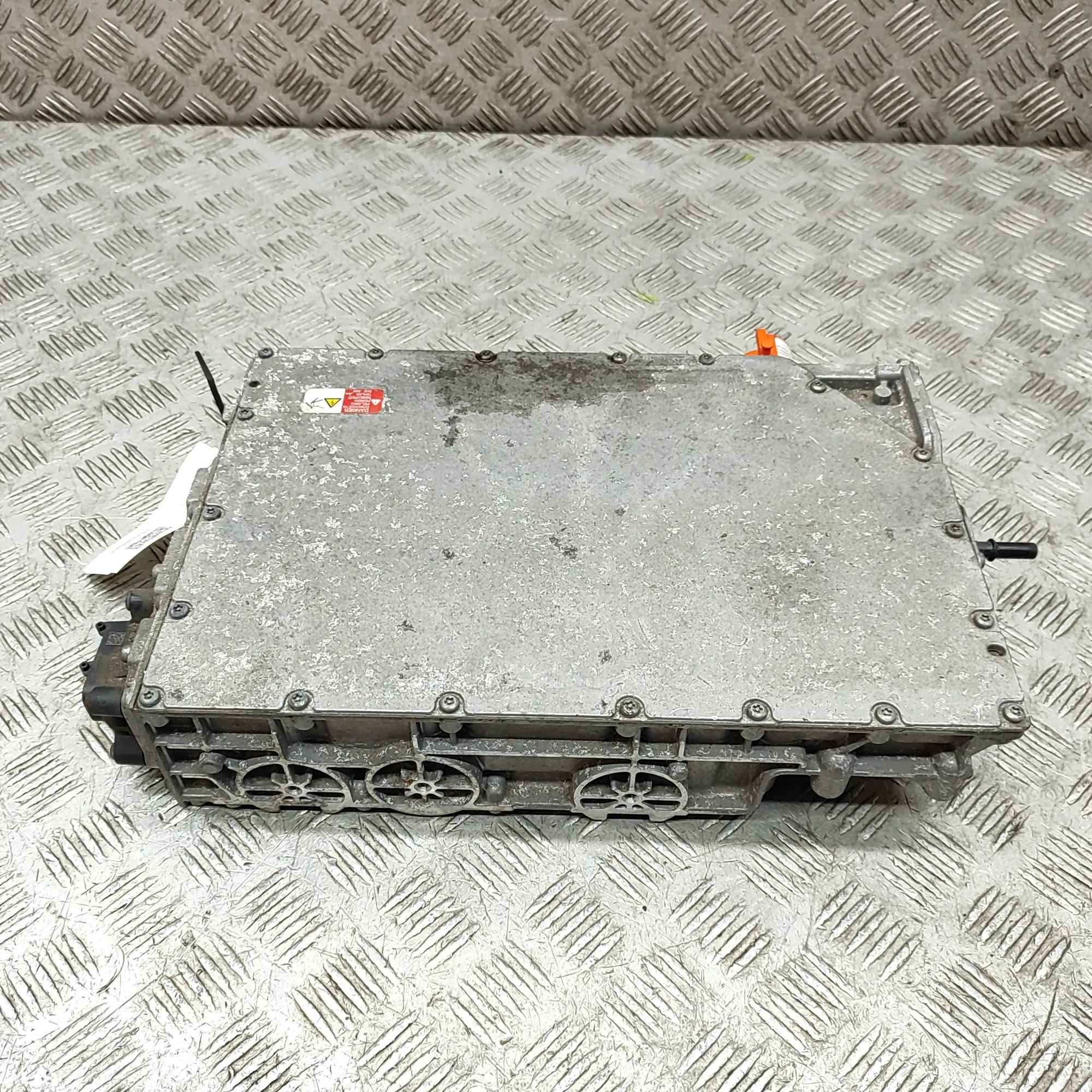 Land Rover Range Rover Sport (L494) Voolukonverter 12v-230v A2C7604040700, JPLA-75522-AH Inverter LAND ROVE...