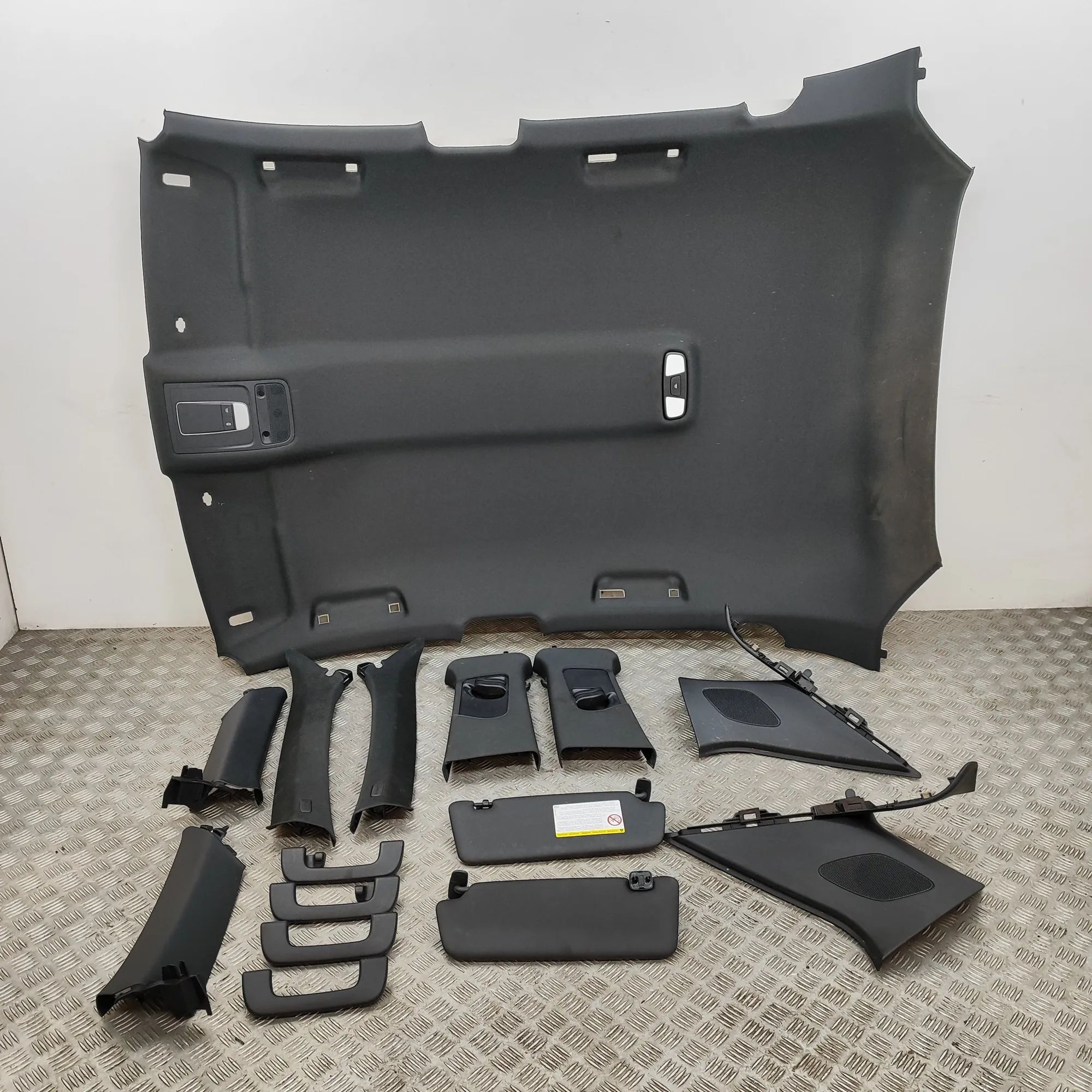 Audi Q3 (8U) Black Roof Headliner Set 8U0868605, 8U0868606, 8U0857582, 8U0857562, 8U0...