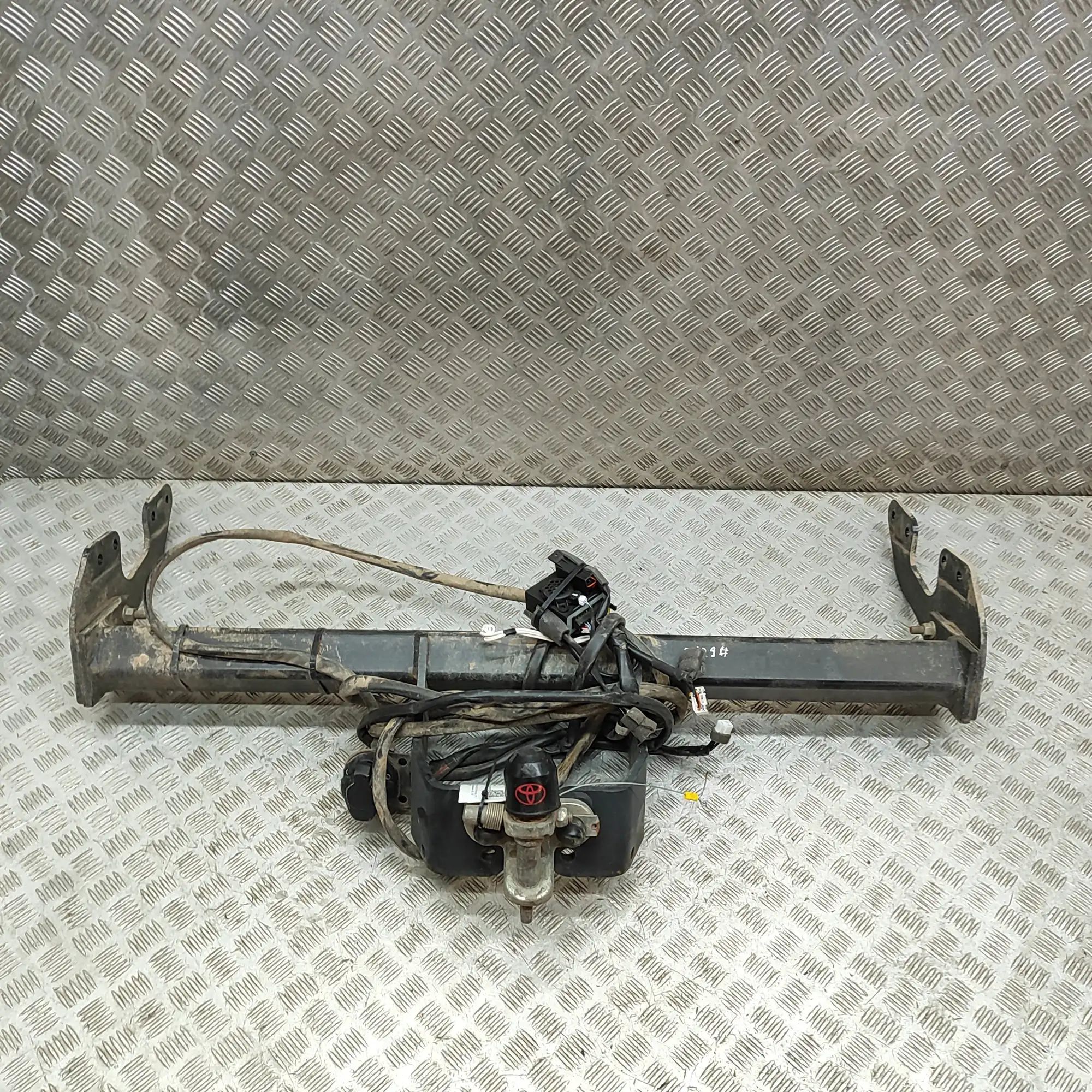 Toyota Hilux Towbar Kit 8545-1238, 70AM5009, PW960-0K006 Towbar Kit TOY...