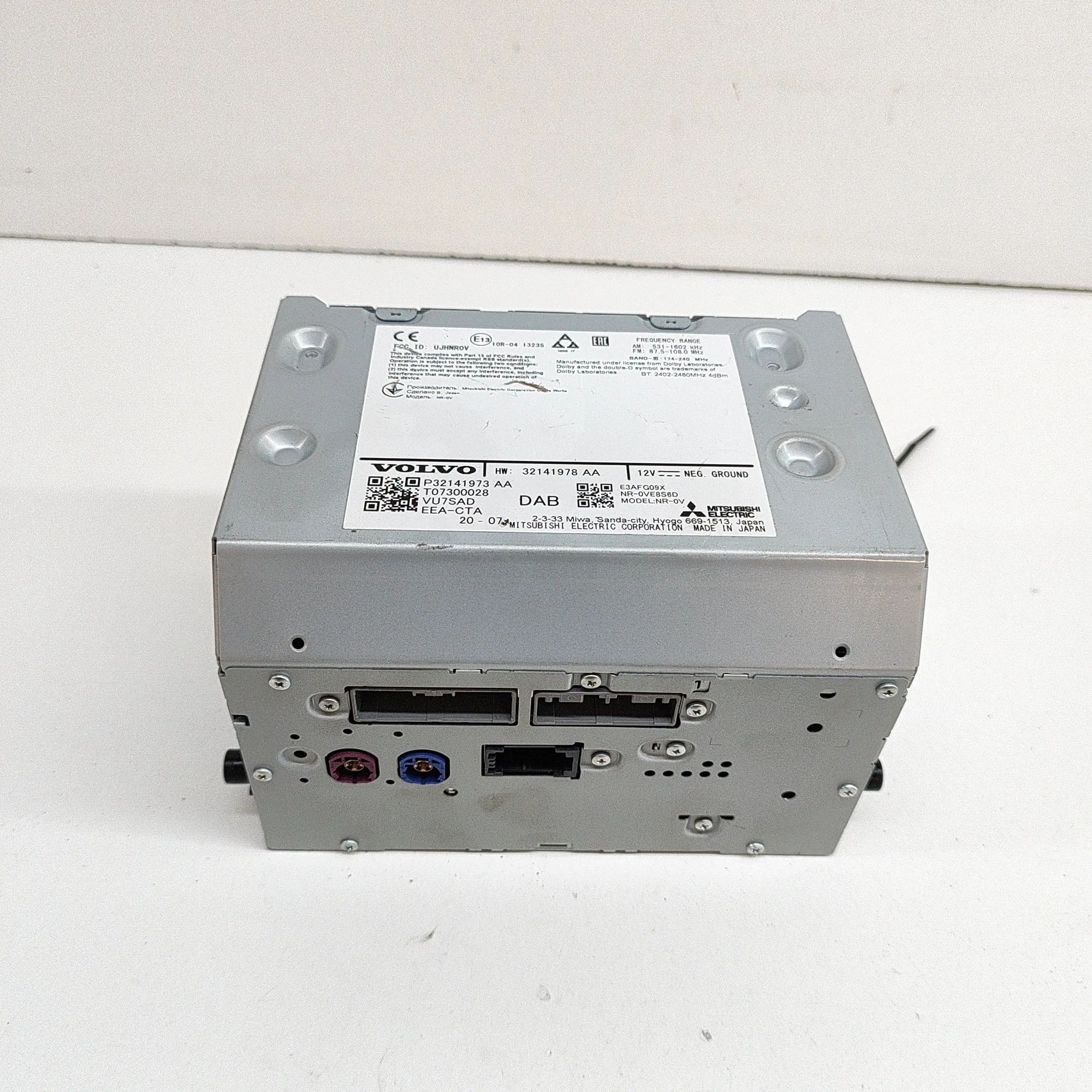 Volvo S60 Music Navi CD Radio Player Head Unit 32141978, 32141973 Music Navi CD Radio Player H...