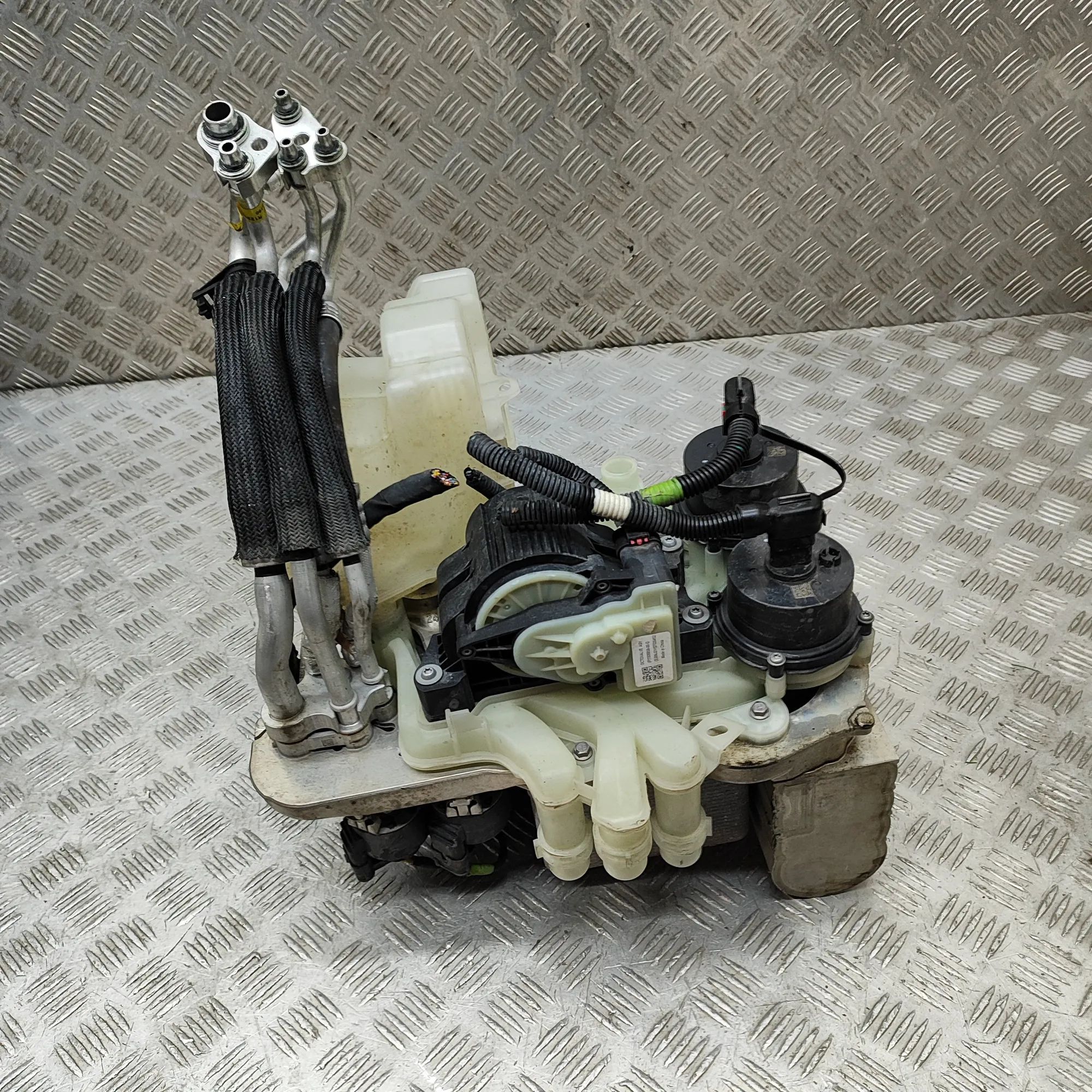 Tesla Model 3 Other Control Units 1523003-00-B, 1506859-00-D, 1625000-99-B, 15230...