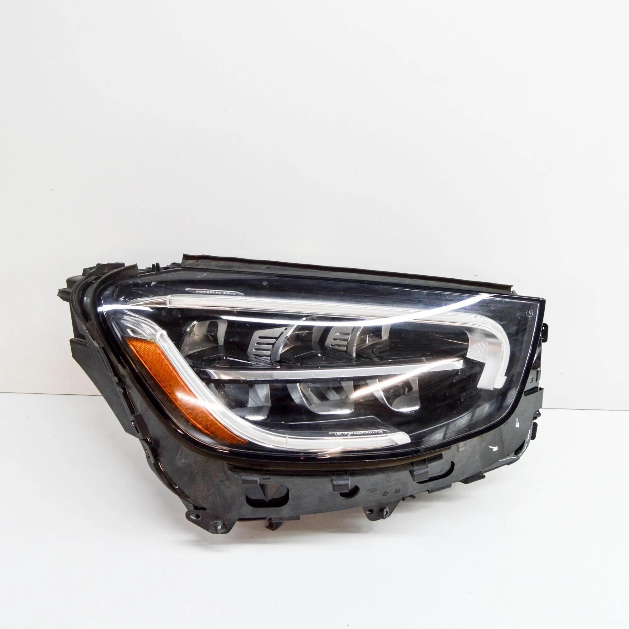 Mercedes-Benz GLC (X253) Front Right Headlight A2539069003 Front Right Headlight MERCEDES-BENZ...
