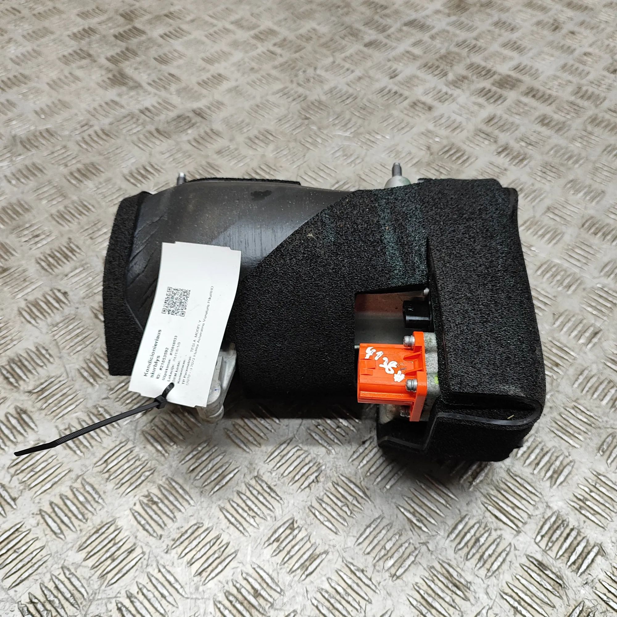 Tesla Model Y Air Condition A/C Pump 1501256-00-G Air Condition A/C Pump TESLA MODEL...