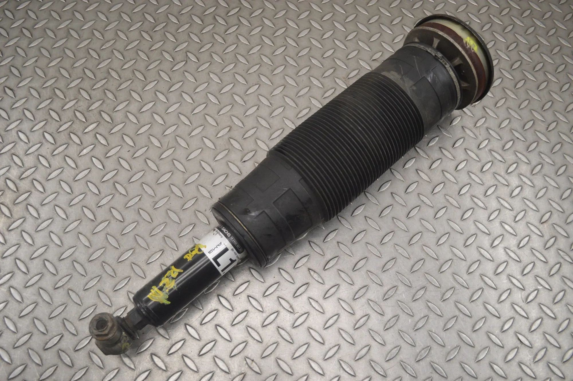 Mercedes-Benz A (W176) Front Left Air Shock Absorber