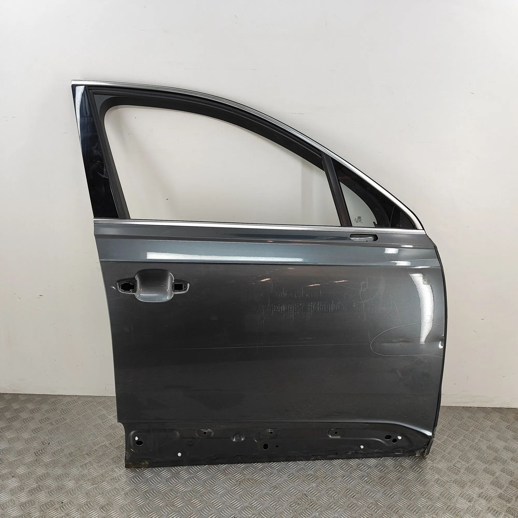 Audi Q7 (4M) Front Right Door 4M0831052F Front Right Door AUDI Q7 (4M) (2015-...