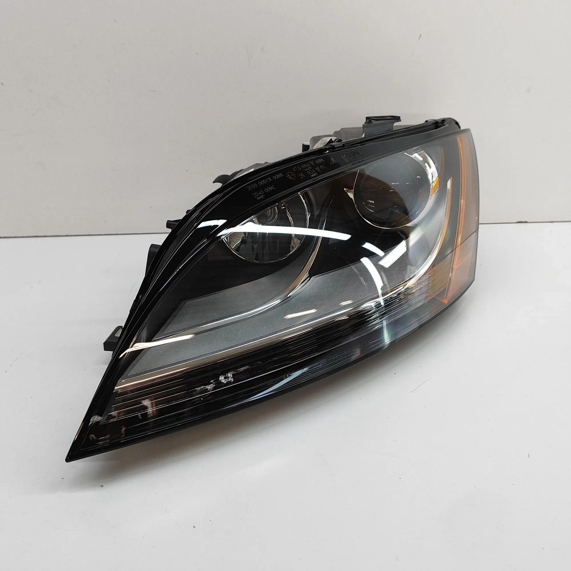 Audi TT (8J) Front Left Headlight 8J0941003C Front Left Headlight AUDI TT (Roadst...