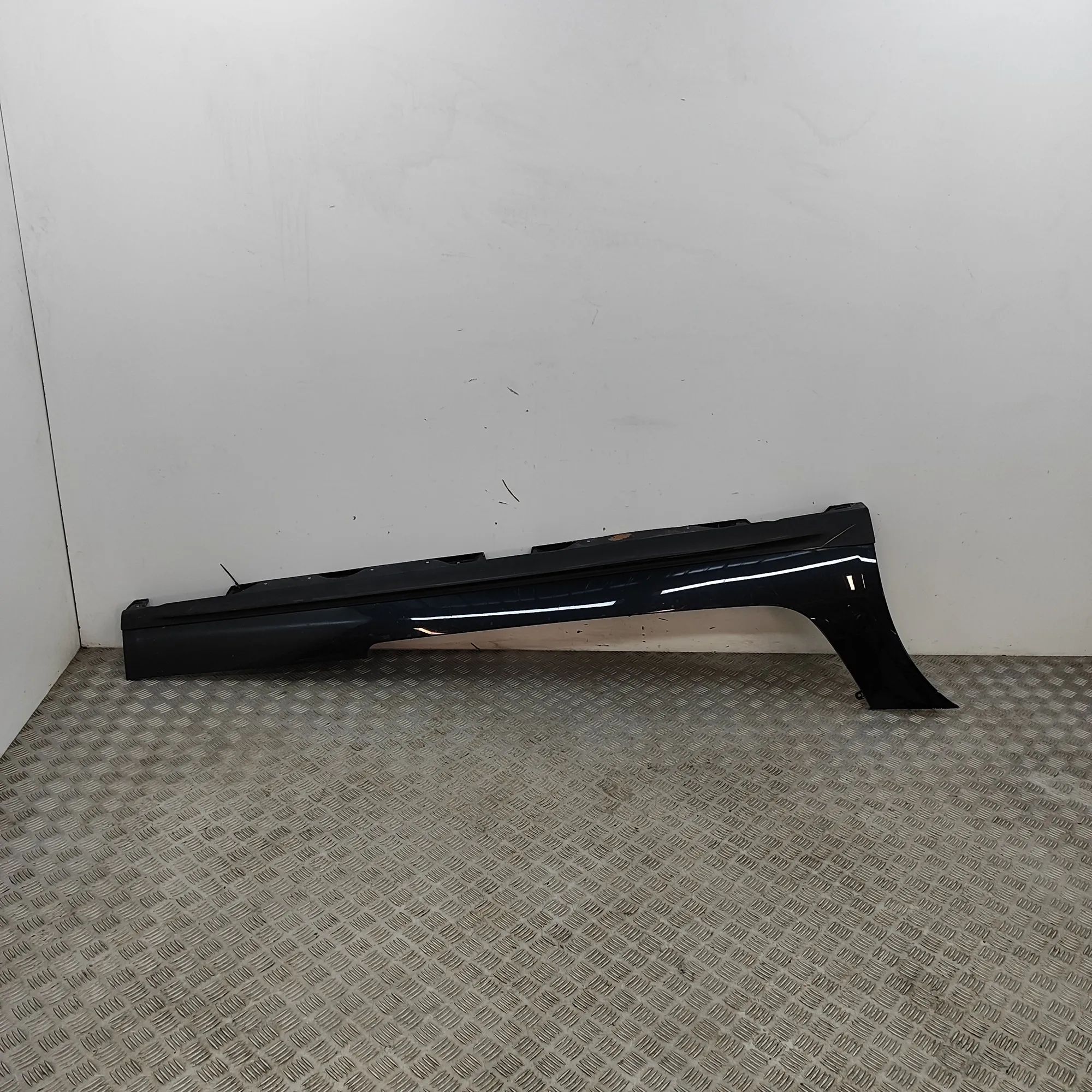 Mercedes-Benz G (W463) Right Side Plastic Sideskirt Cover A1906980454, A1906980827 Right Side Plastic Sid...
