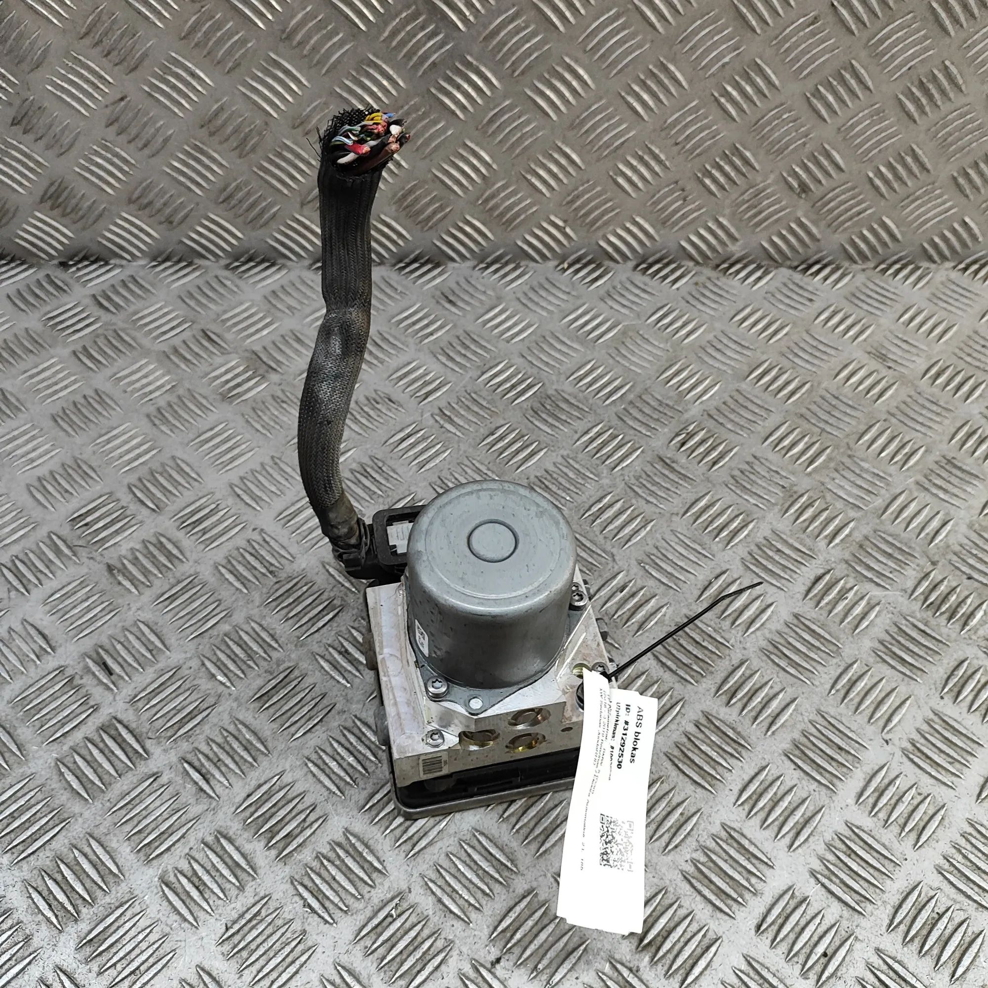 BMW 5 (G30 / G31) АБС Гидронасос  54088393A, A010U916-A, A010U923, 5A01942 ABS Pu...