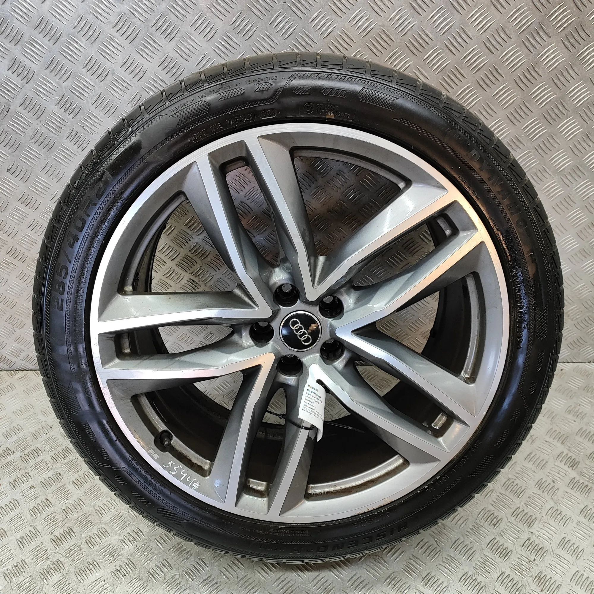 Audi Q7 (4M) Alloy Wheel 4M0601025T Alloy Wheel AUDI Q7 (4M) (2015-...)
...