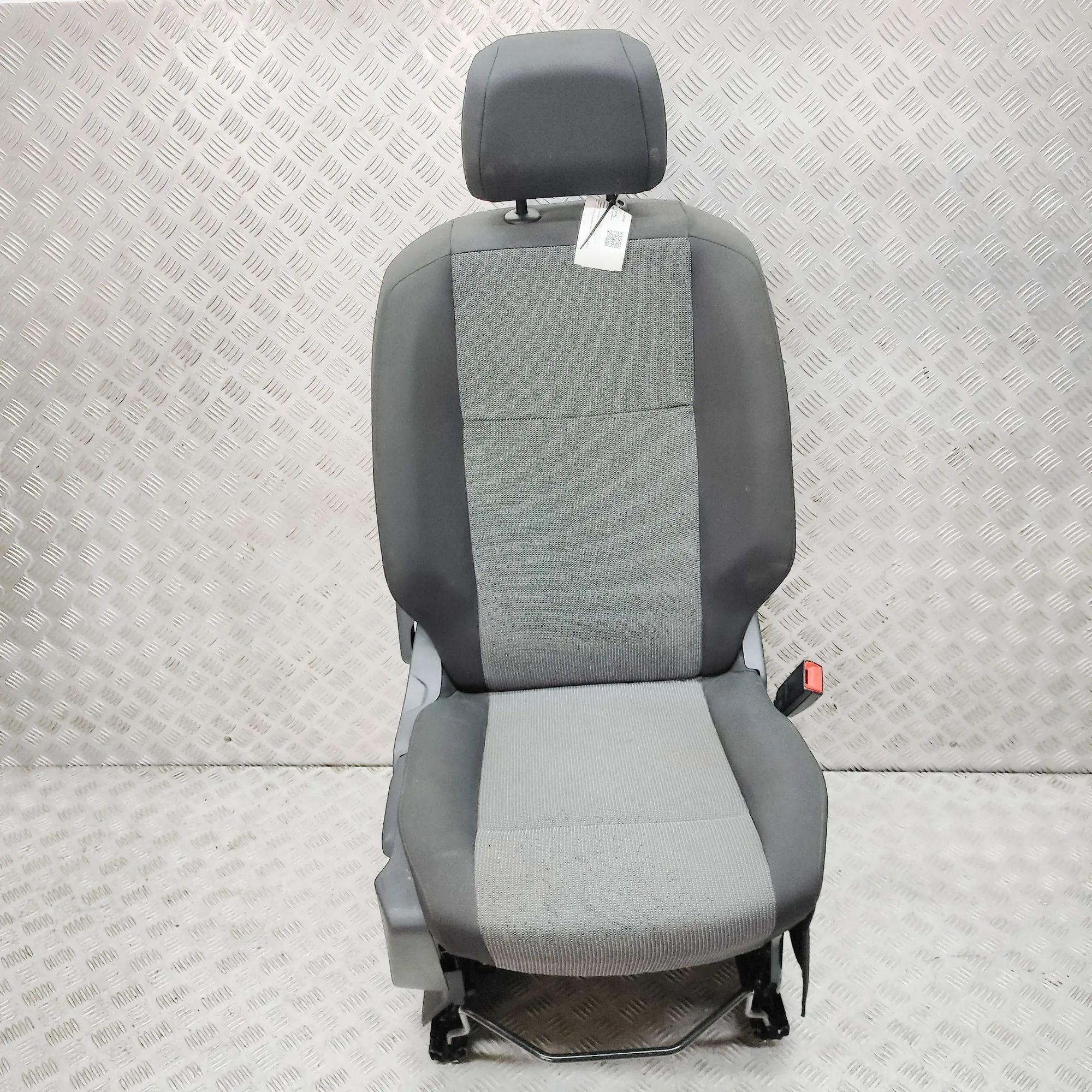 Peugeot Partner / Rifter Front Right Seat 9818152680 Front Right Seat PEUGEOT PARTNER (Bo...