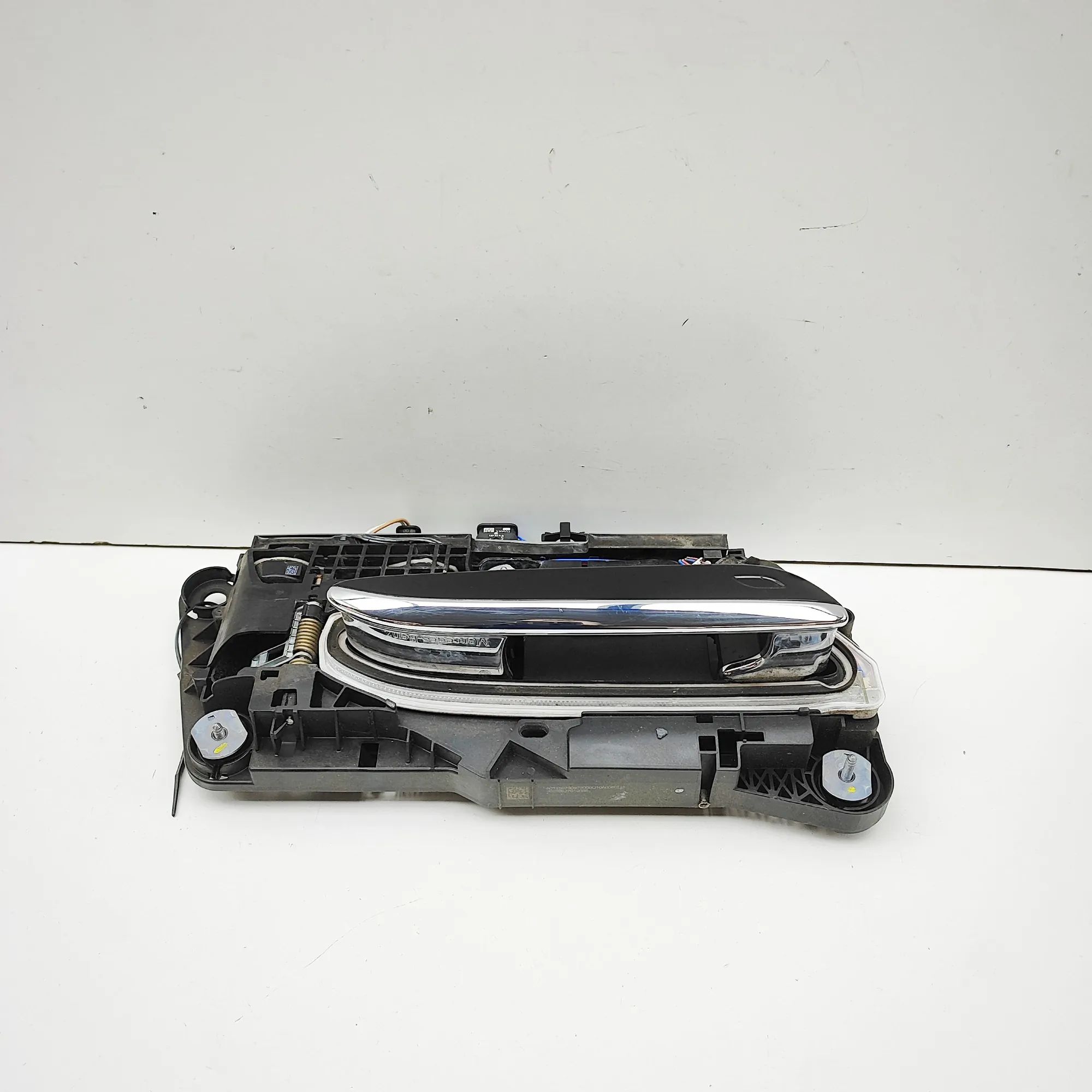 Mercedes-Benz EQS (V297 / X296) Front Right Door Exterior Handle A0115073097 Front Right Door Exterior Handle ME...