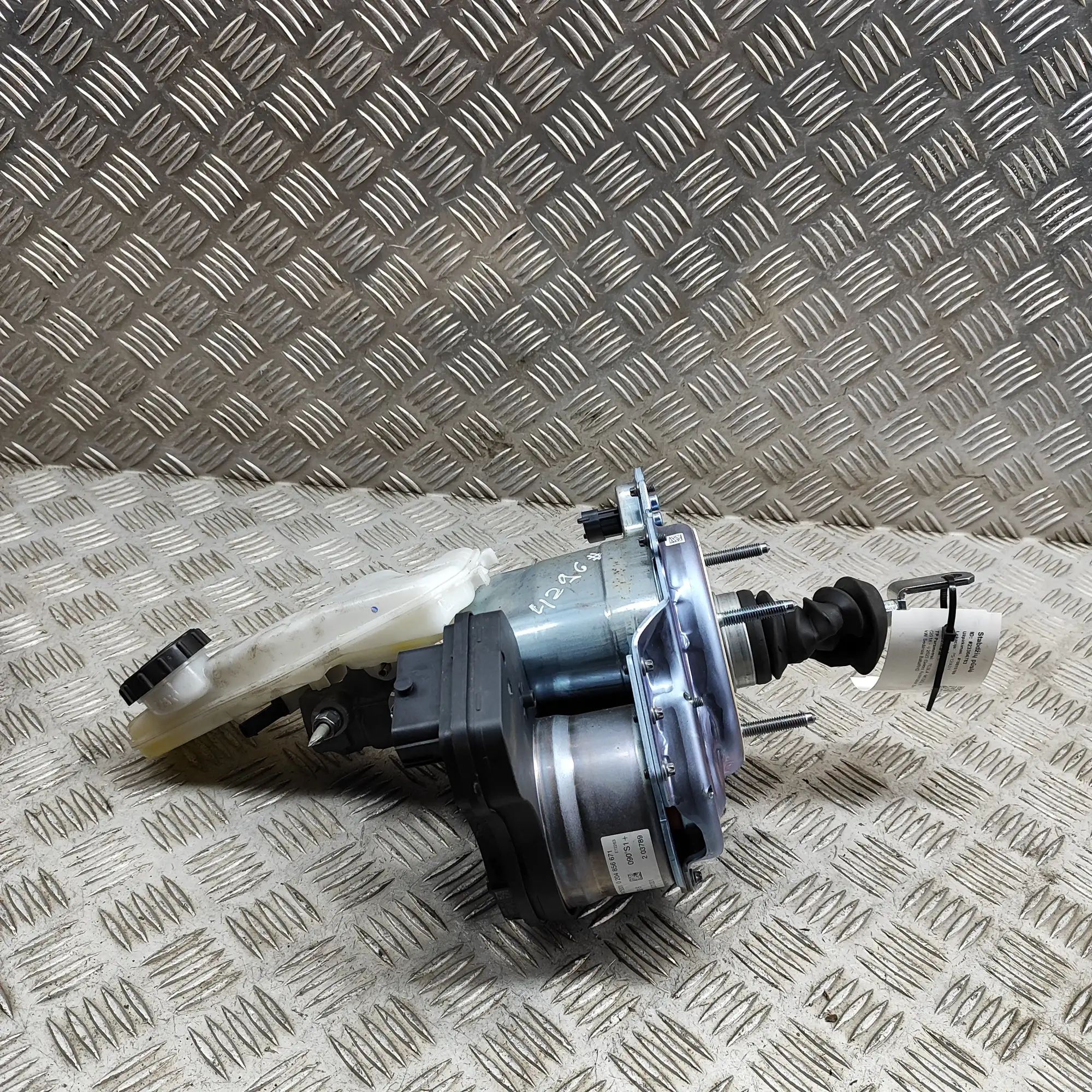 Tesla Model 3 Brake Servo Booster 1044672-00-F Brake Servo Booster TESLA MODEL 3 ...