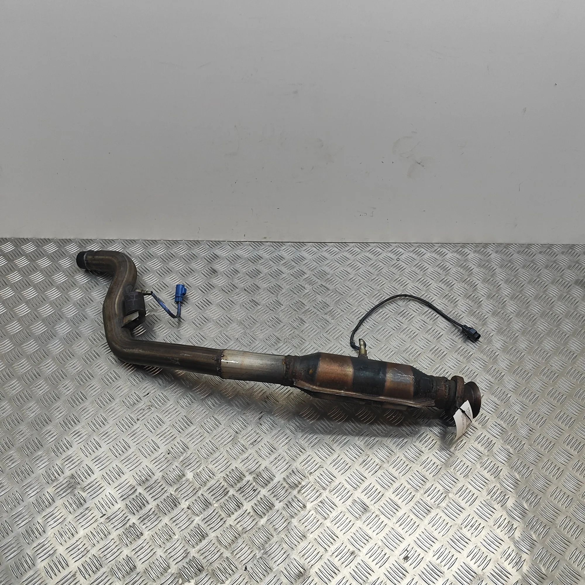 Jaguar XJ Catalyst Converter DX23-9G444-FA, NGE608316 Catalyst Converter JAG...