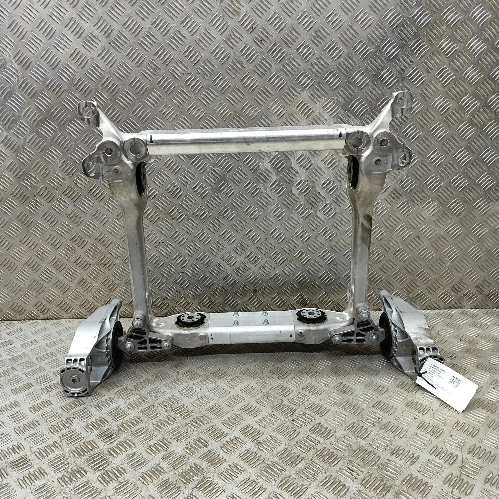 Mercedes-Benz EQE (V295 / X294) Right Side Engine Bracket A2973330600, A2973330500, A2973451100 Right Sid...