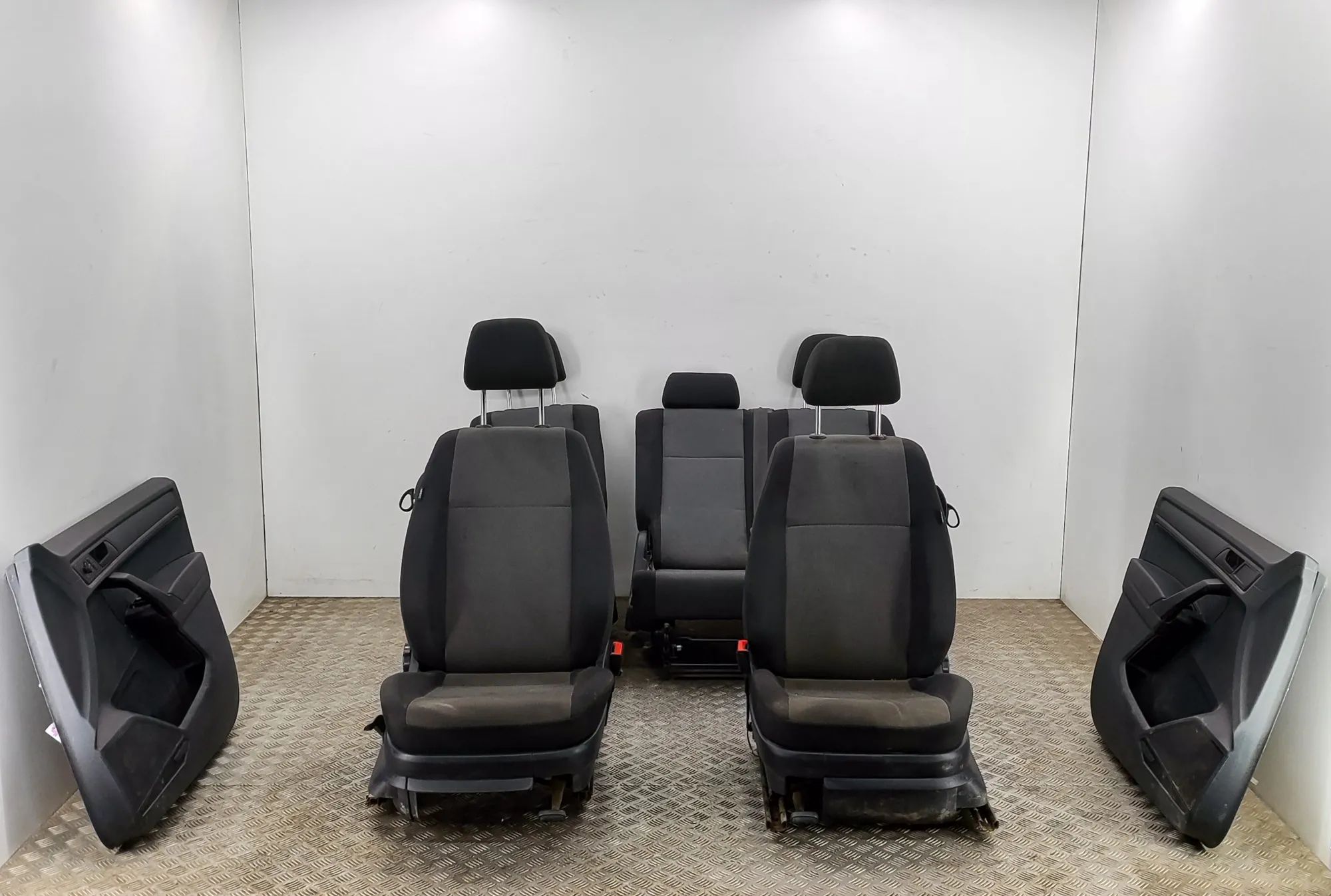 Volkswagen Caddy (2K) Interior Seats W/ Door Cards Kit 2K6867008M82V, 2K6867007DM, 2K6867023F, 2K68670...
