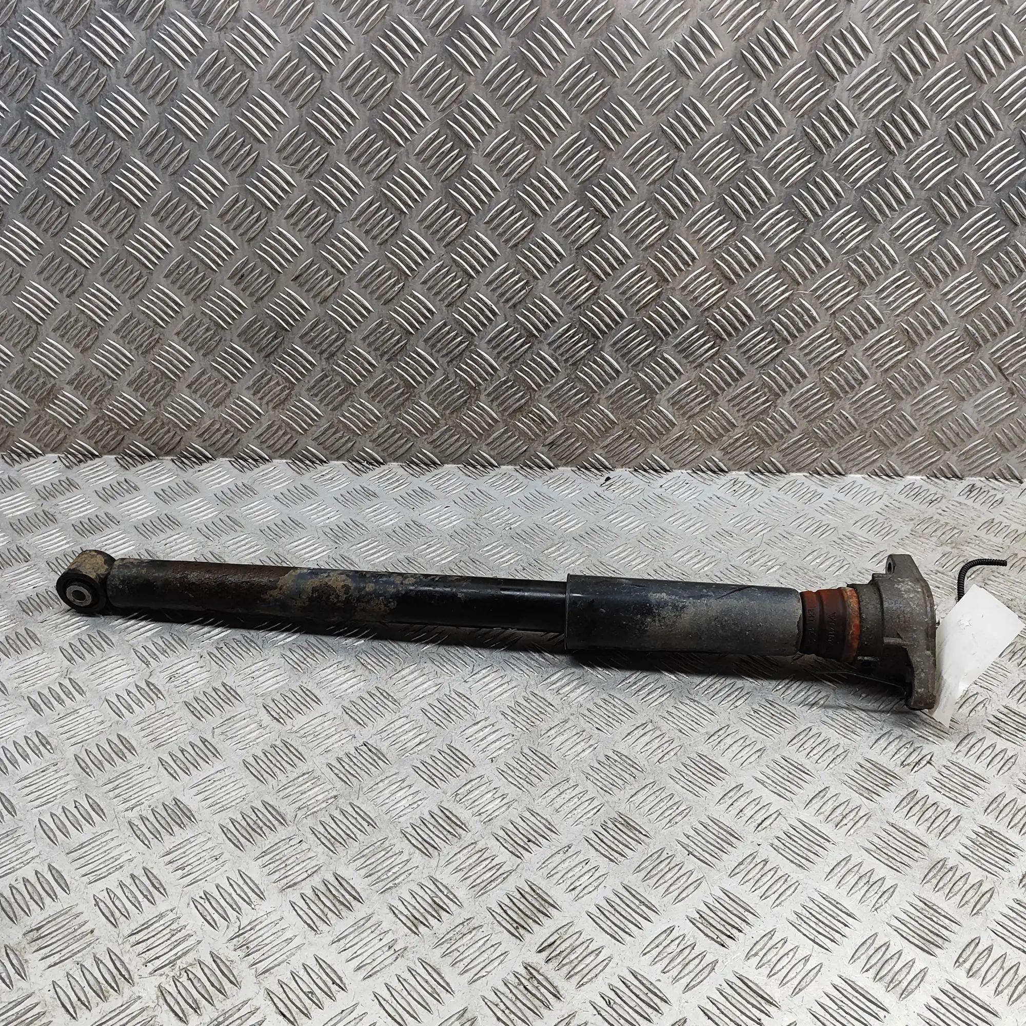 Porsche Panamera Rear Left Shock Absorber 971.513.035.B, 971513035B Rear Left Shock Absor...