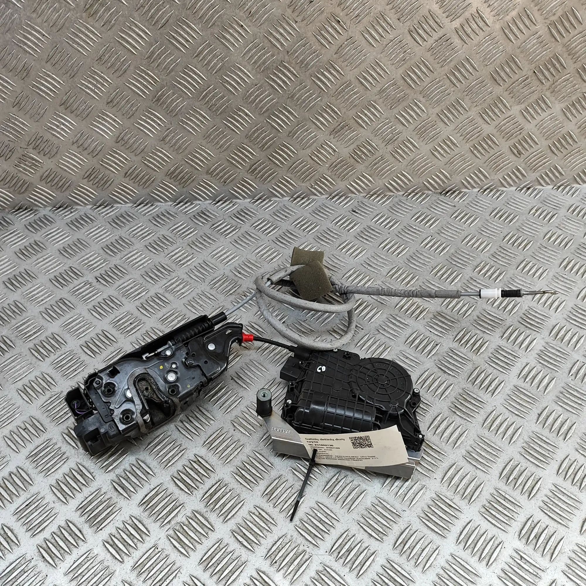 Mercedes-Benz V / Vito / EQV (W447) Right Side Sliding Door Lock A4477301135 Right Side Sliding Door Lock MERCED...